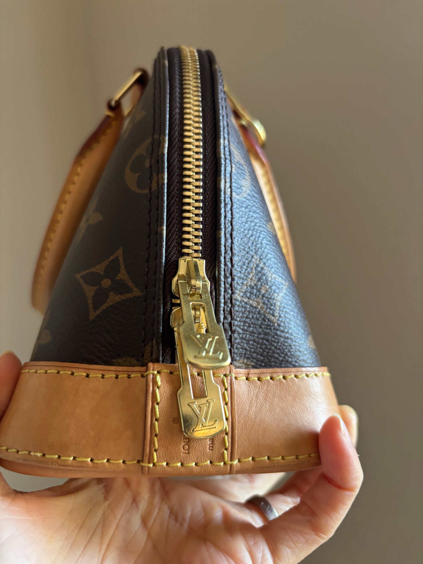 ❗️SOLD❗️Alma BB monogram with strap and lock set
