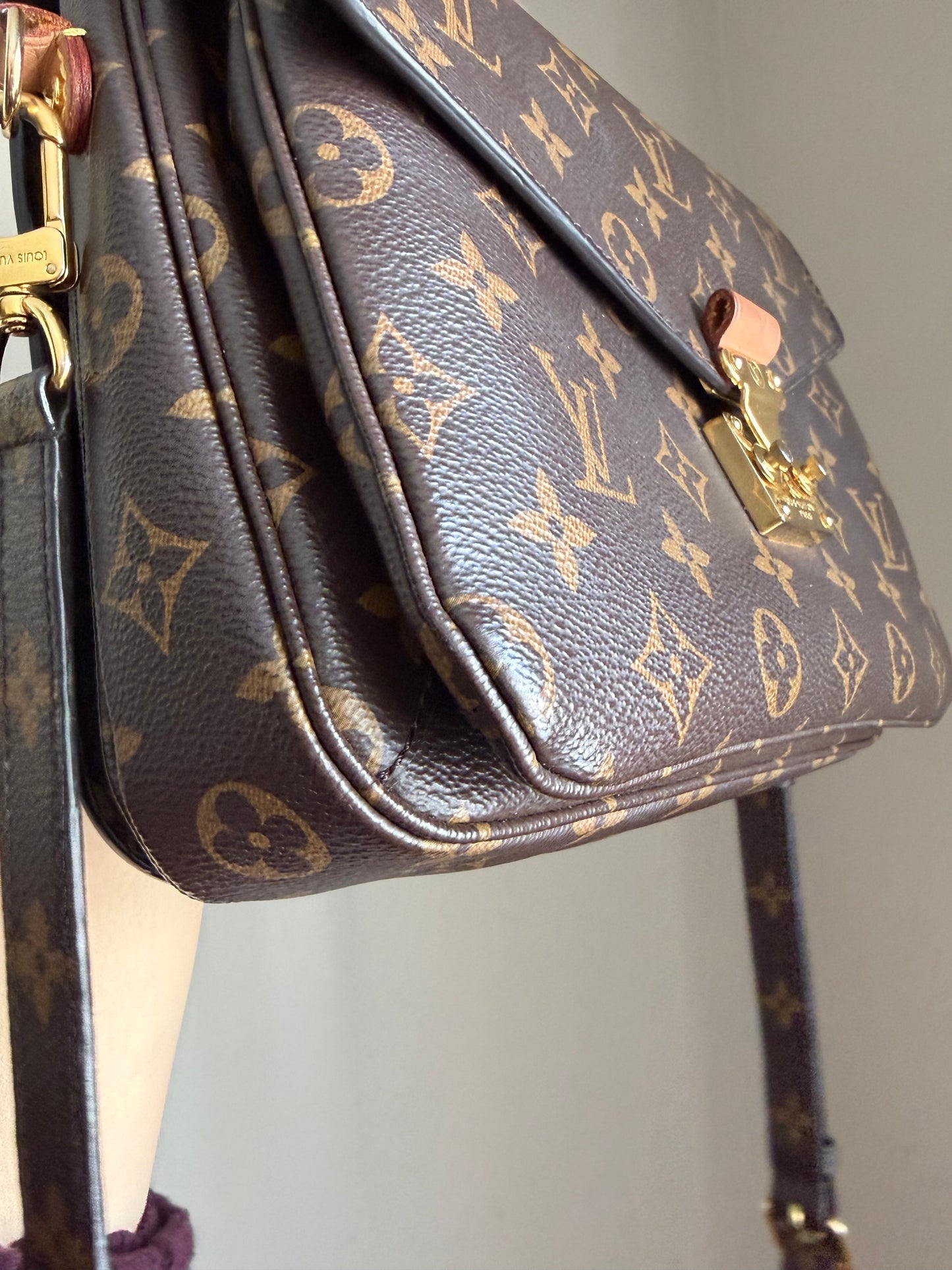 ❗️SOLD❗️Metis Pochette in Monogram