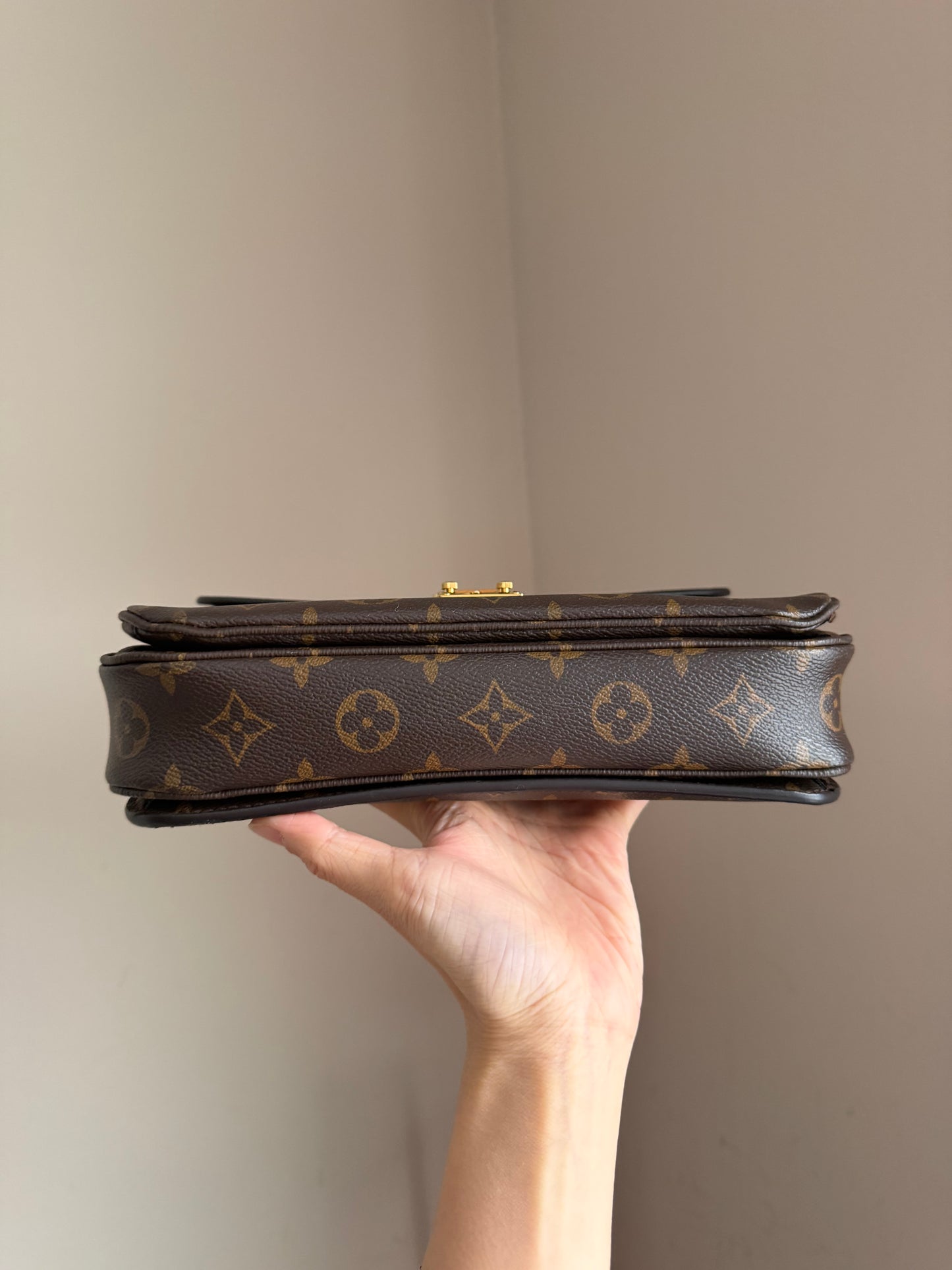 ❗️SOLD❗️Metis Pochette in Monogram