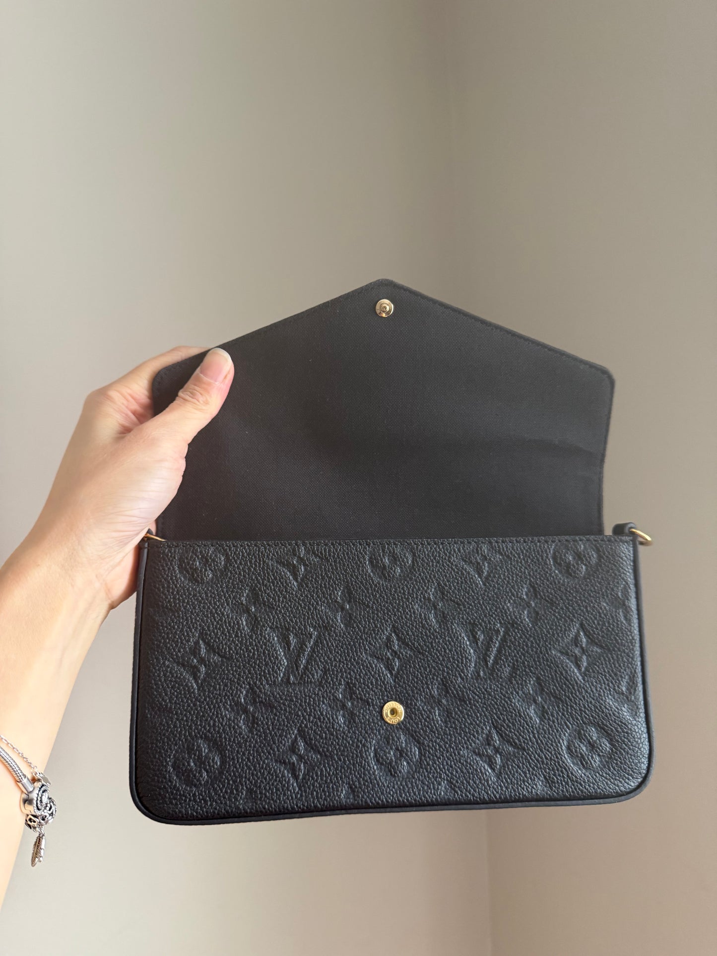 ❗️SOLD❗️Black Empreinte Felicie both inserts (microchip)