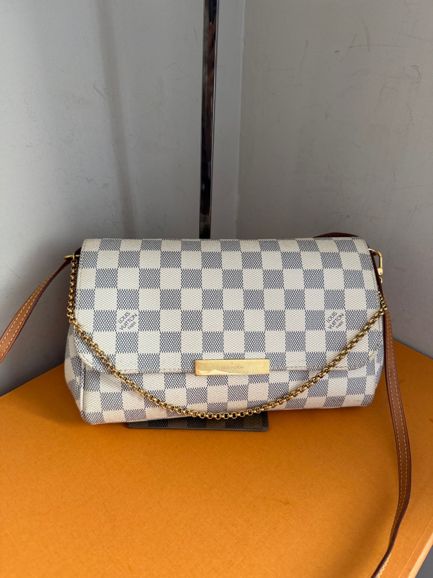 ❗️SOLD❗️Damier Azur Favourite MM