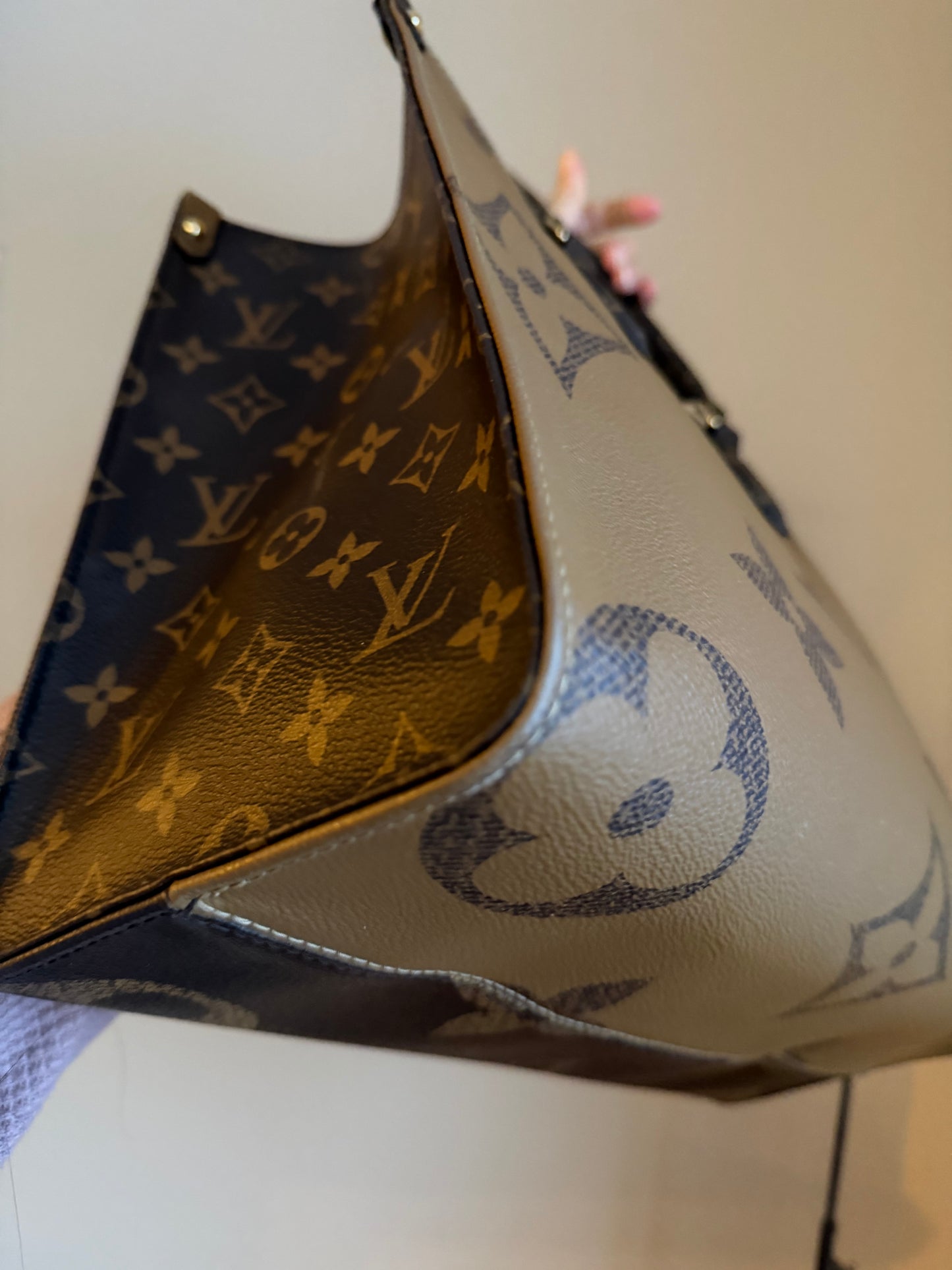 ❗️SOLD❗️On-The-Go MM in Reverse Monogram