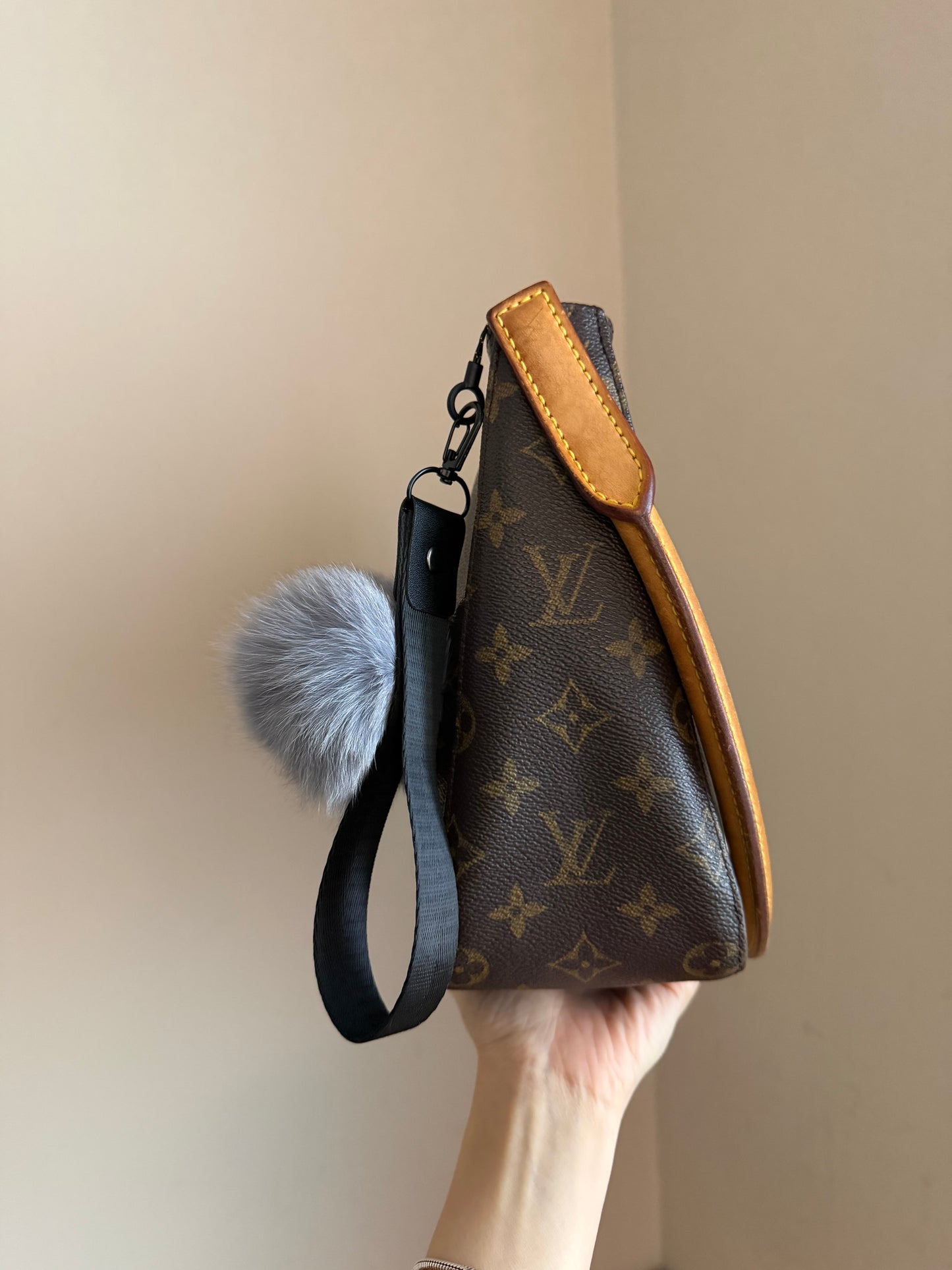 ❗️SOLD❗️Looping MM monogram