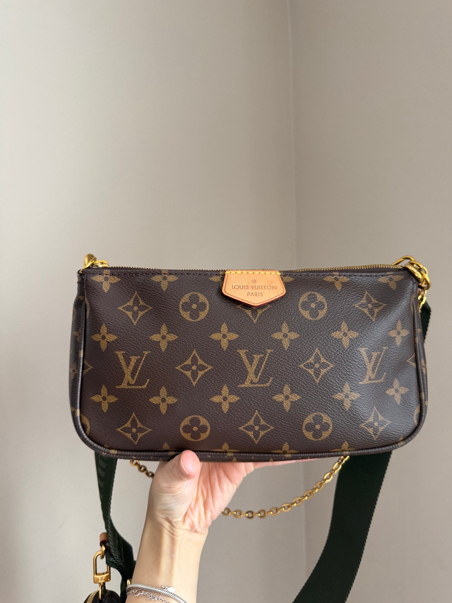 ❗️SOLD❗️MultiPochette w Khakhi strap (microchip)