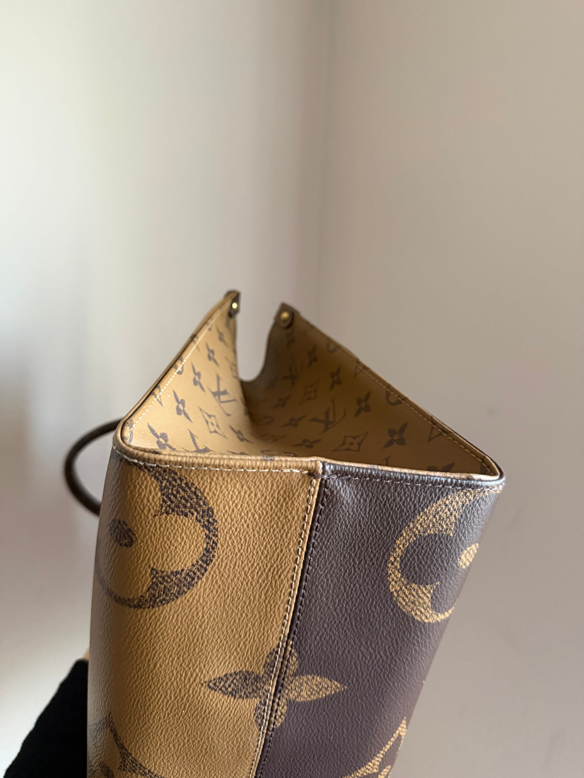 ❌SOLD❌ On-The-Go MM in Reverse Monogram