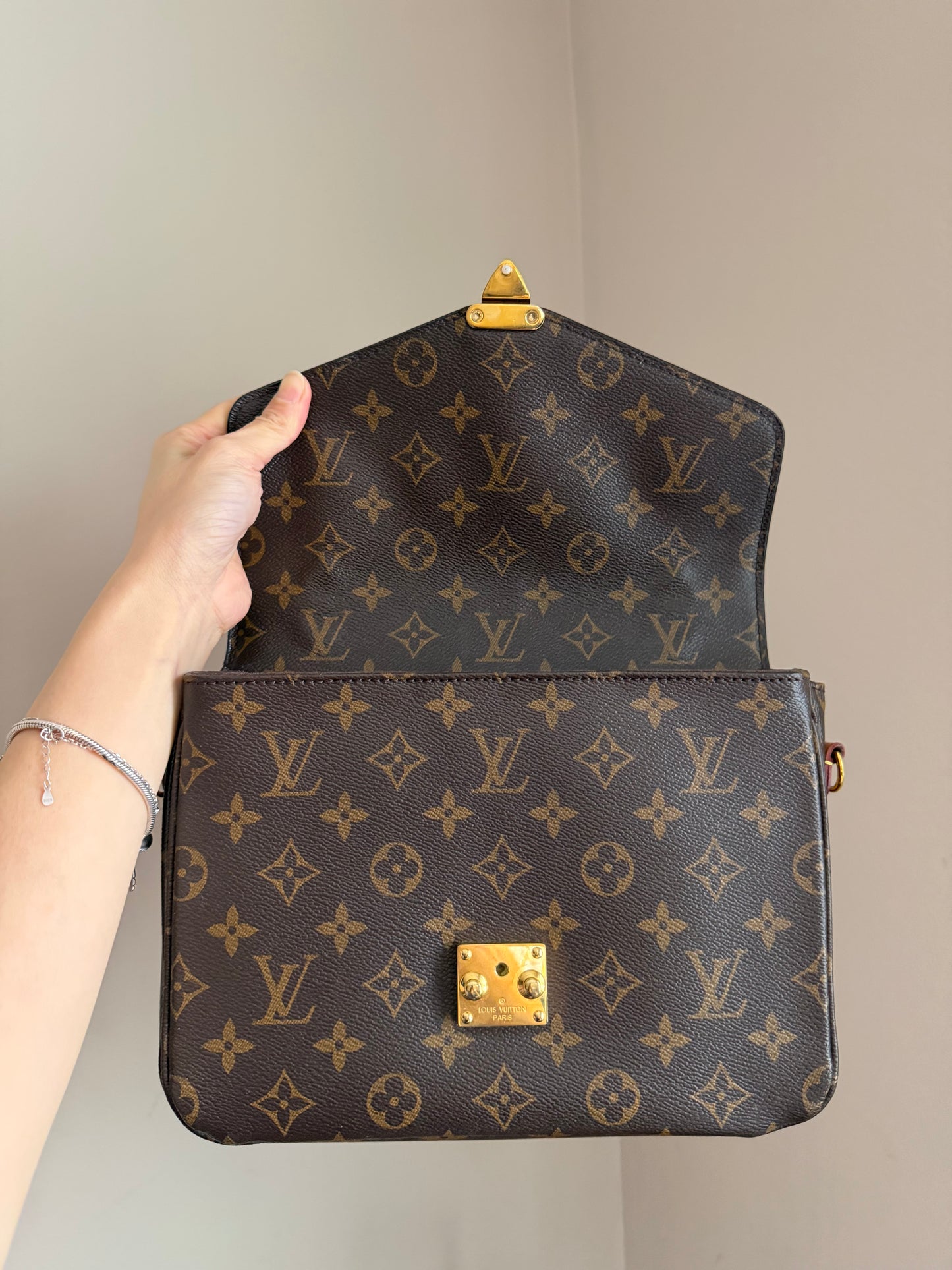 ❗️SOLD❗️Metis Pochette in Monogram