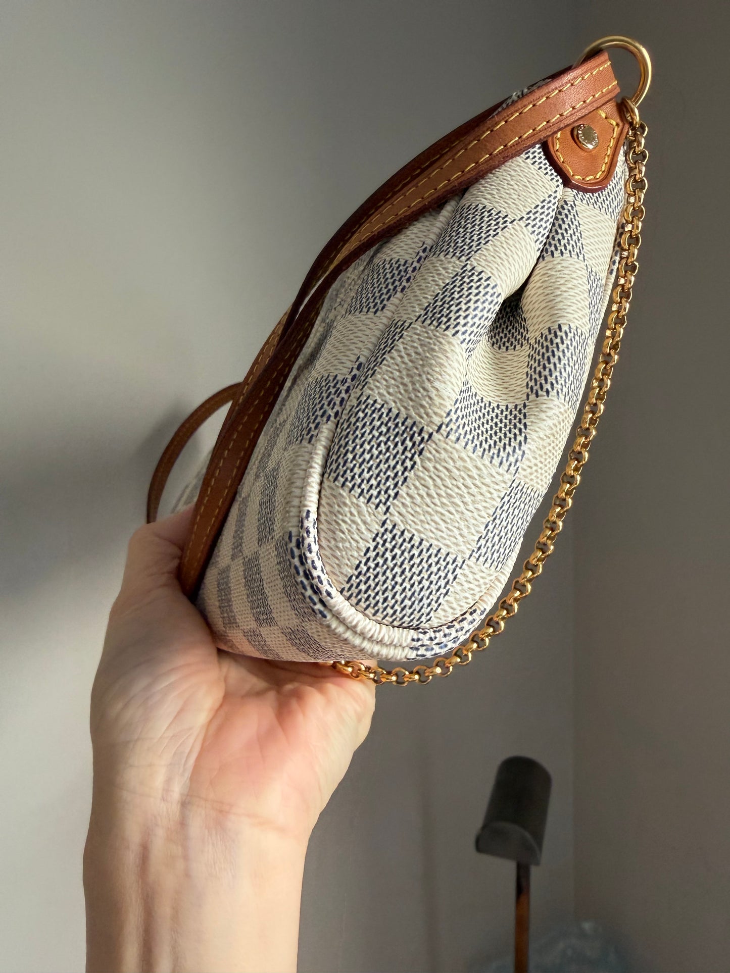 ❗️SOLD❗️Damier Azur Favourite MM