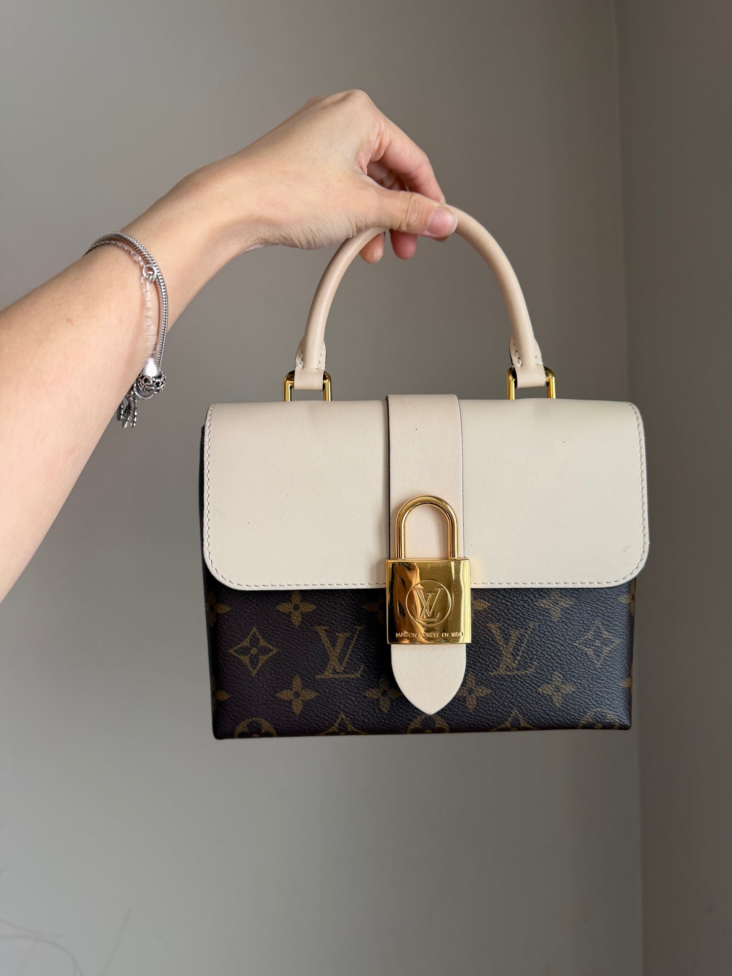❗️SOLD❗️Cream Locky BB Monogram