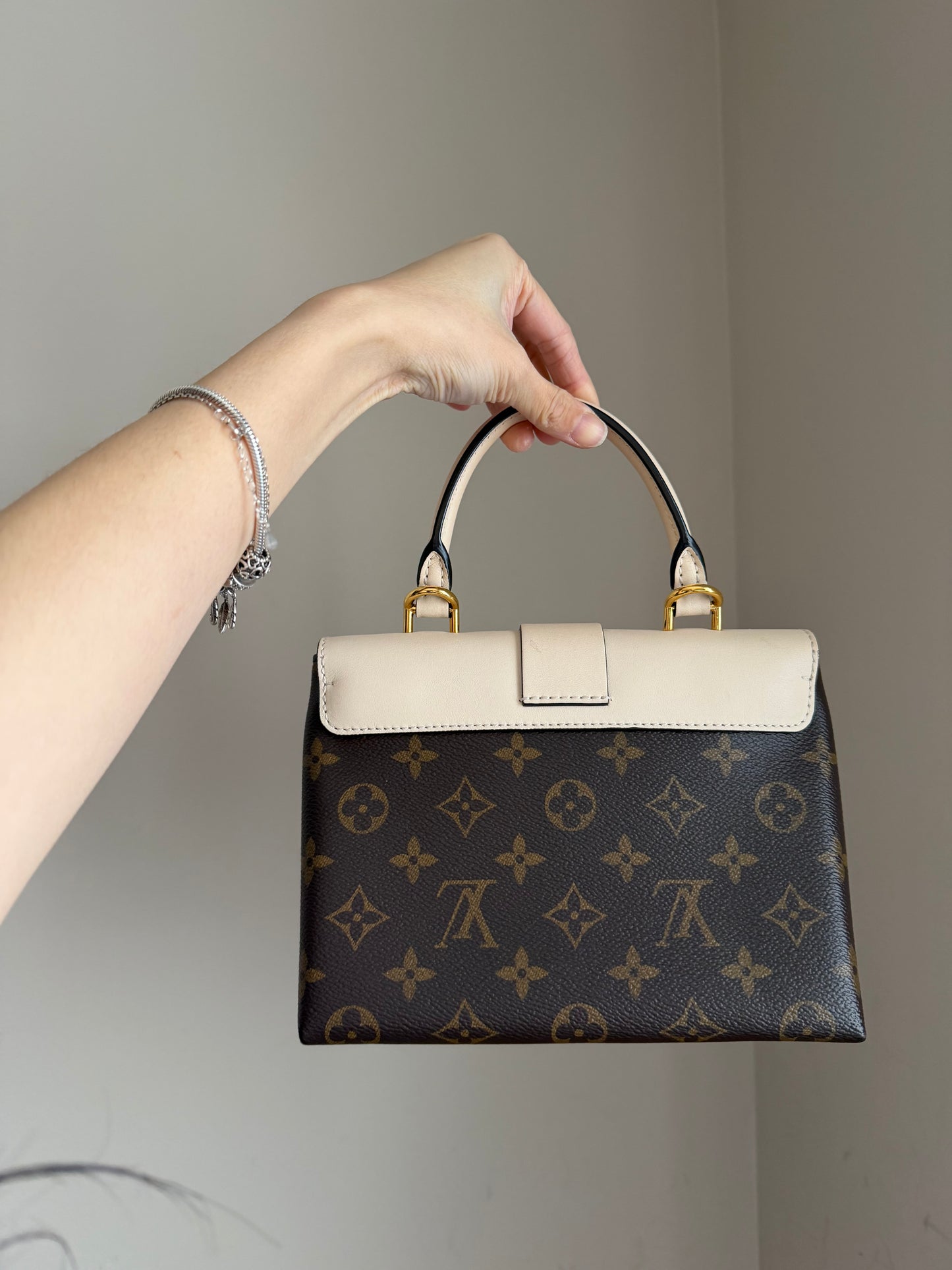 ❗️SOLD❗️Cream Locky BB Monogram