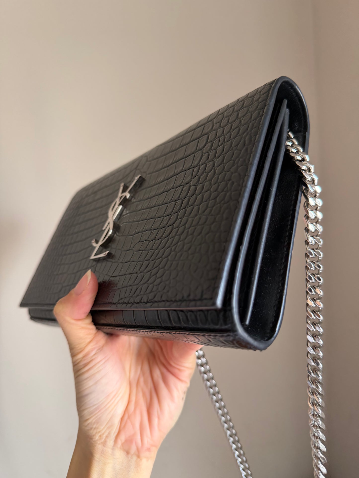 ❗️sold❗️Black Cassandra wallet on chain shw