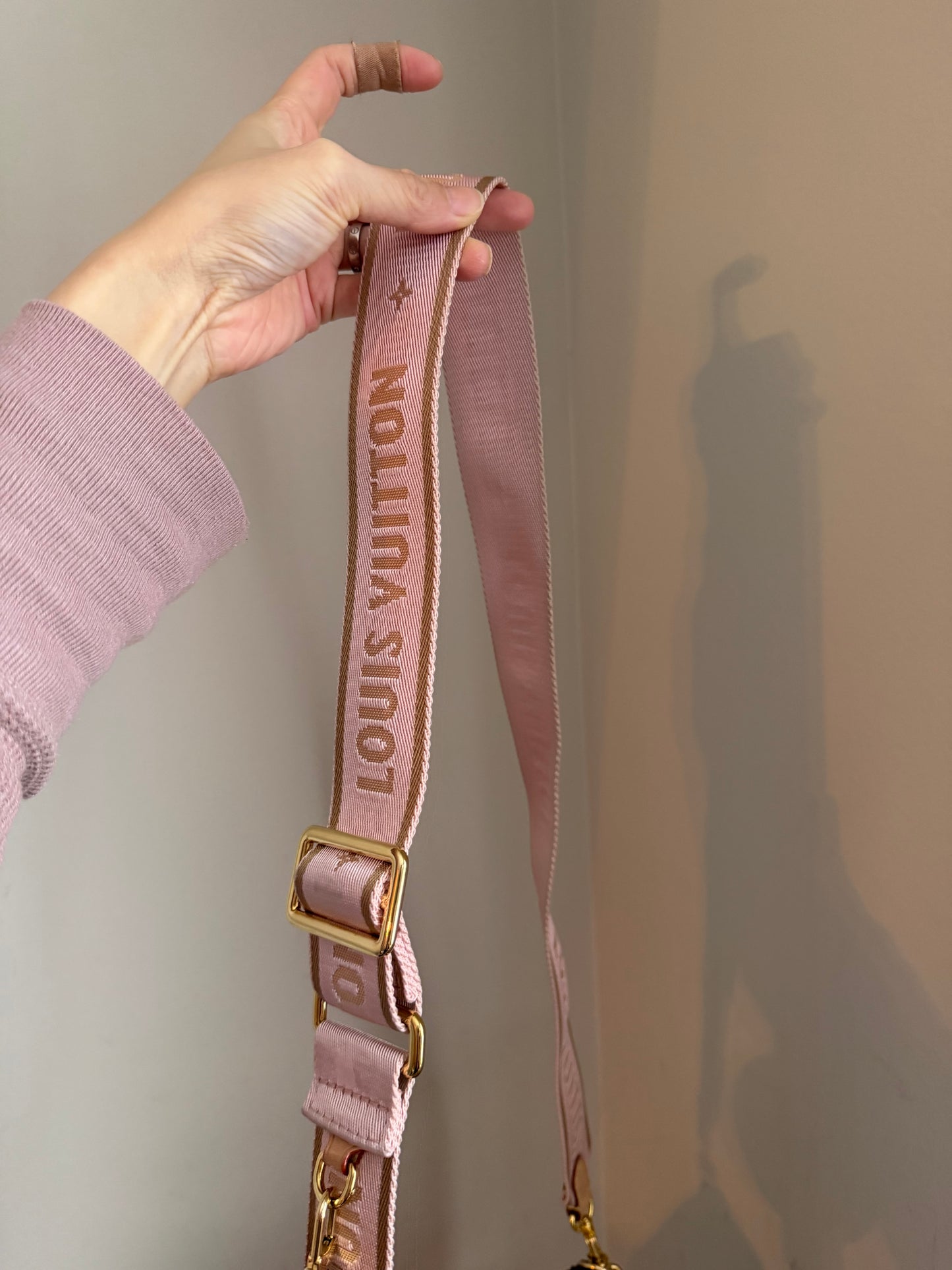 ❗️SOLD❗️MultiPochette in Monogram Pink Strap