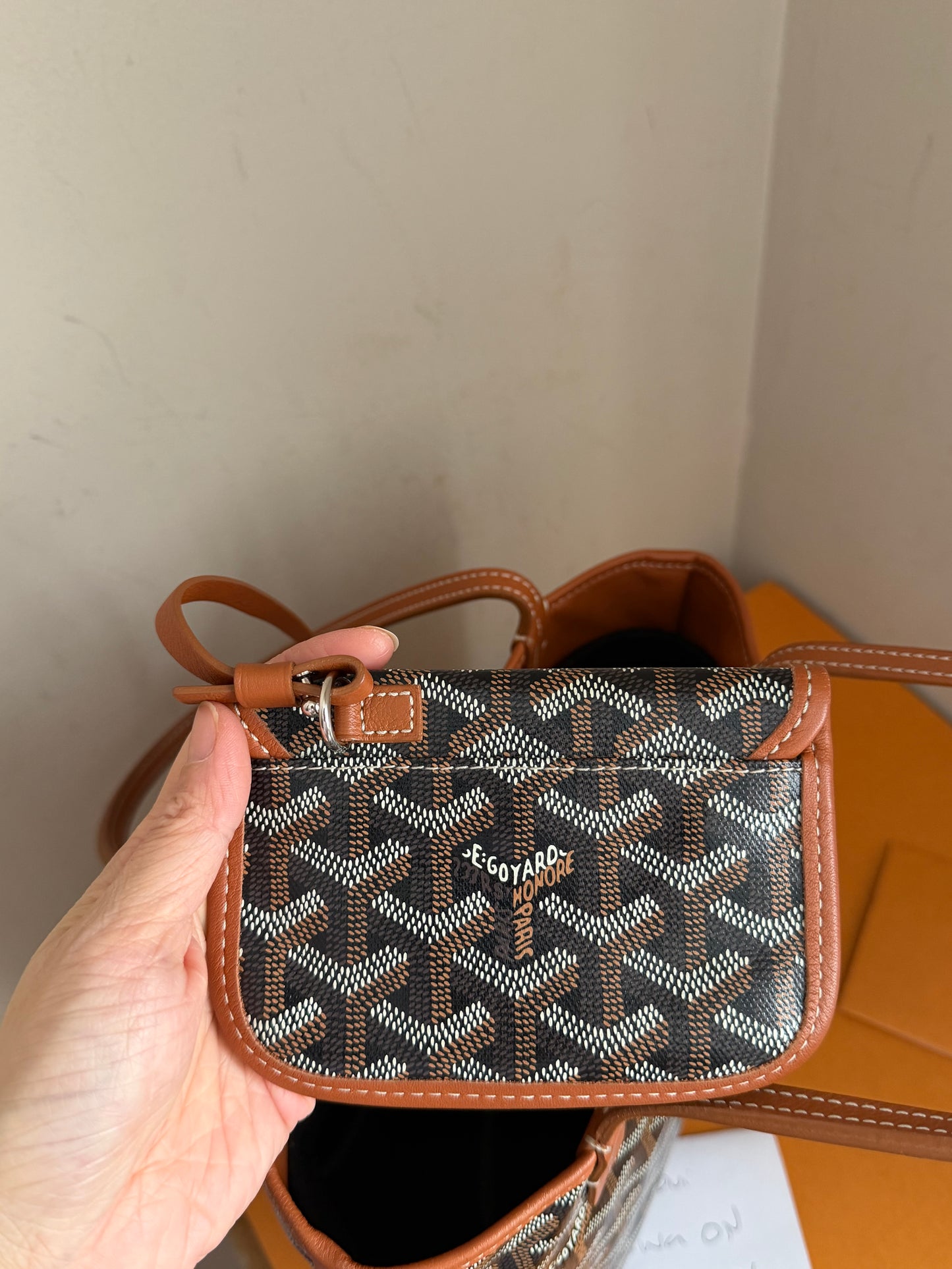 ❗️SOLD❗️ Mini Anjou brown
