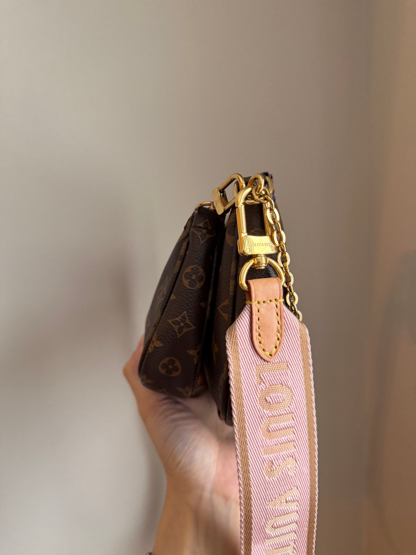 ❗️SOLD❗️MultiPochette in Monogram Pink Strap