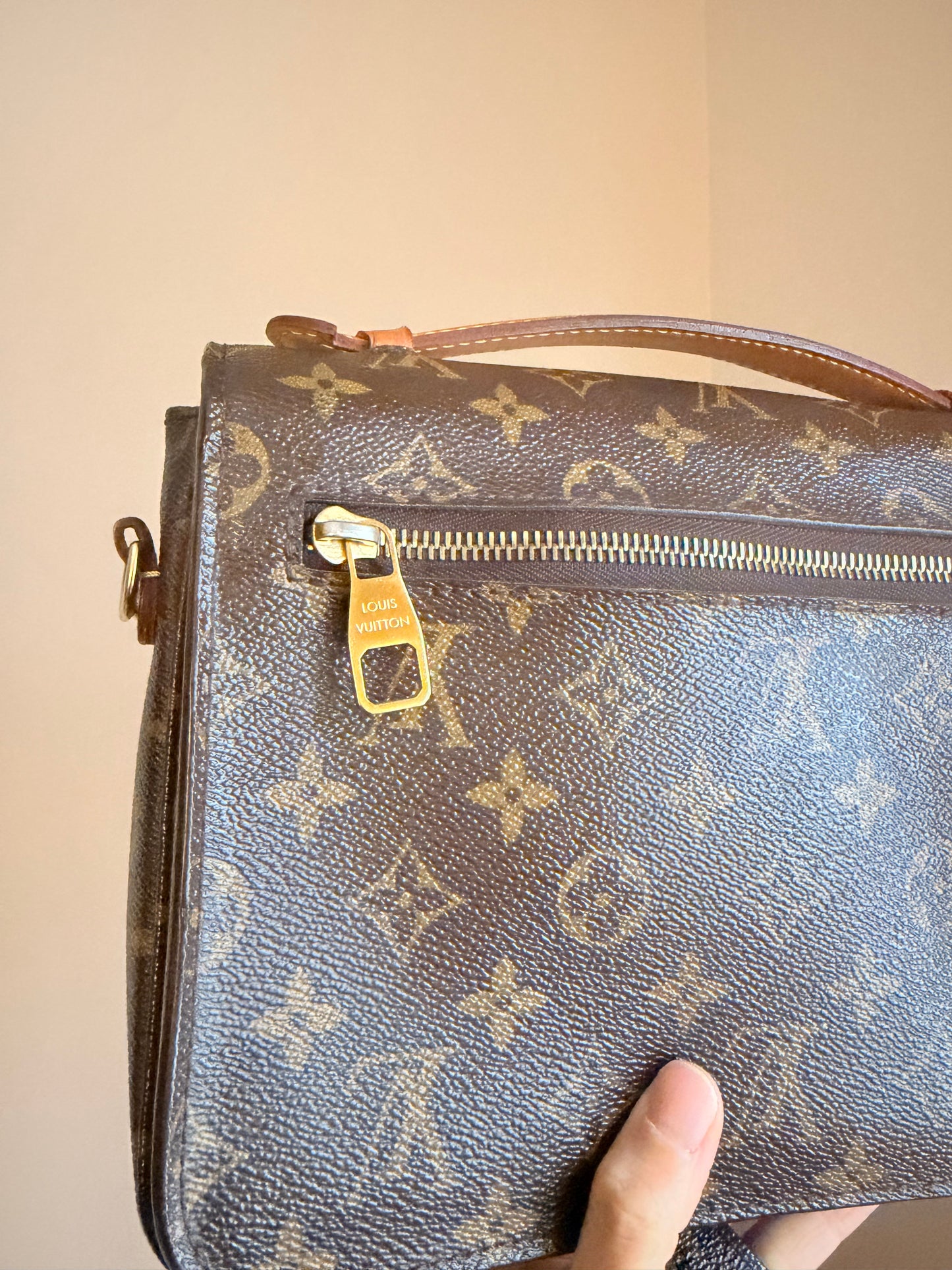 ❗️SOLD❗️Metis pochette in monogram