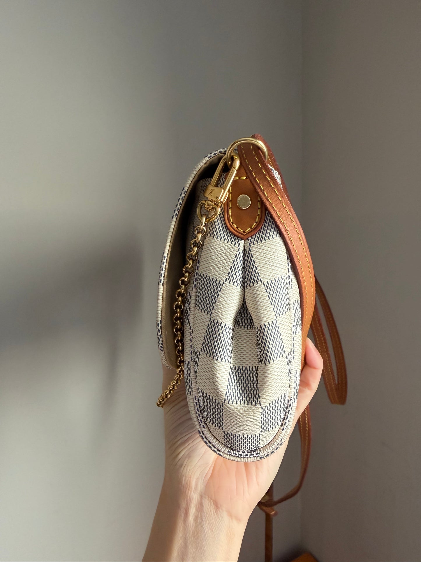 ❗️SOLD❗️Damier Azur Favourite MM
