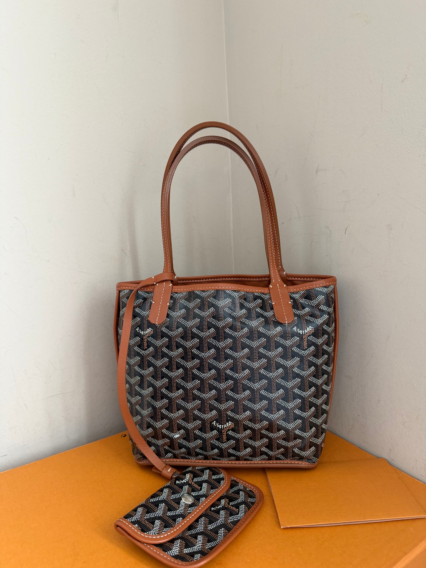 ❗️SOLD❗️ Mini Anjou brown