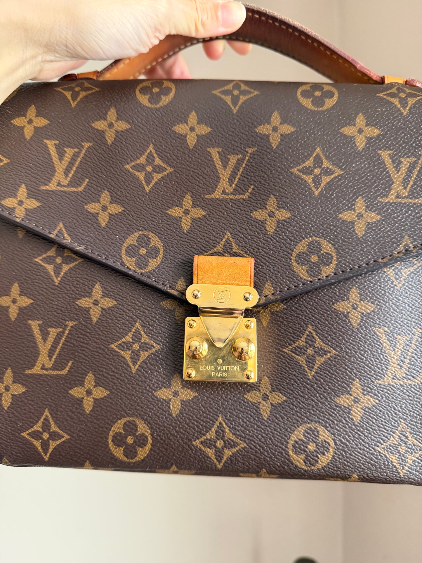 ❗️SOLD❗️Metis Pochette in Monogram