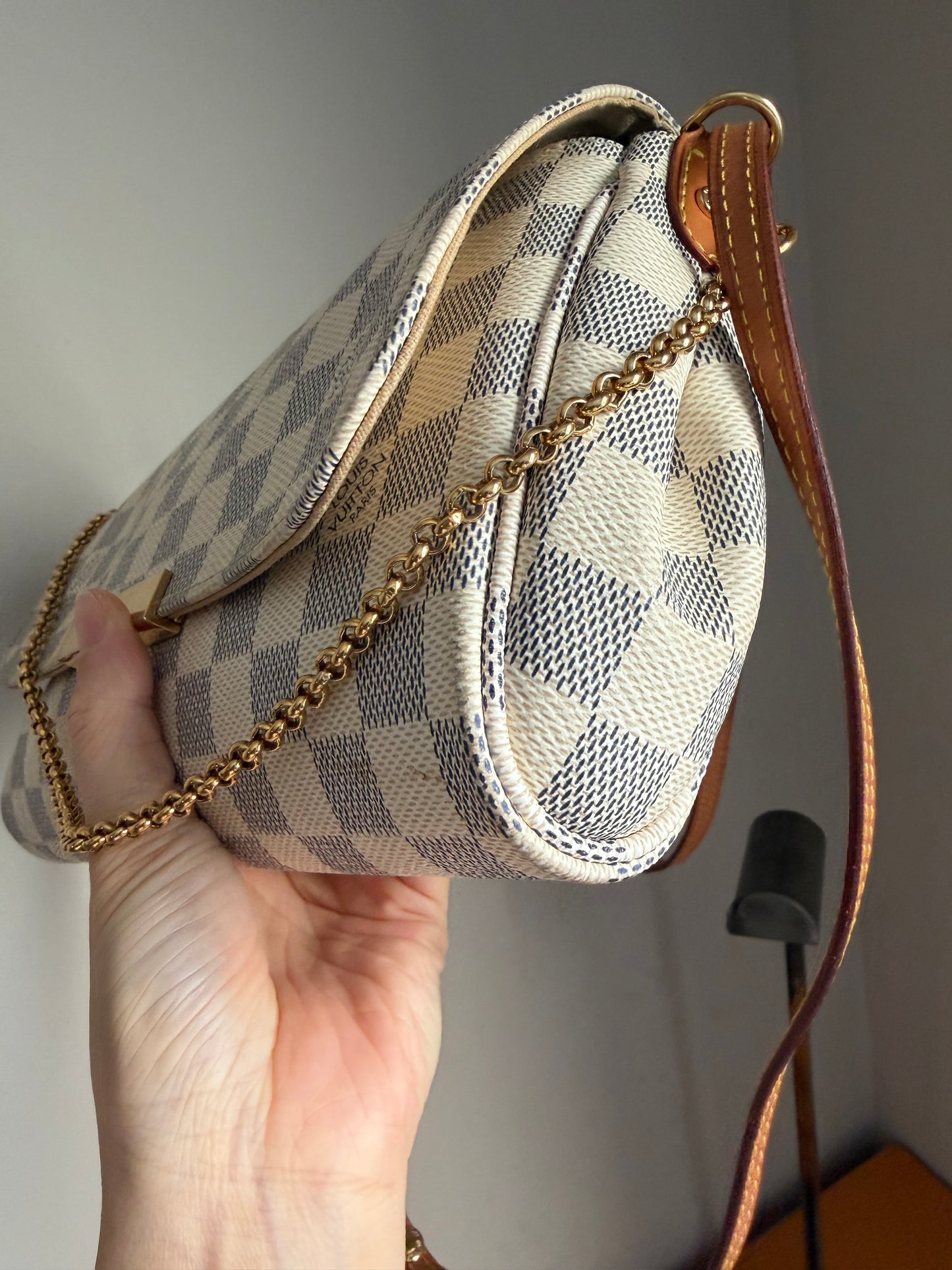 ❗️SOLD❗️Damier Azur Favourite MM