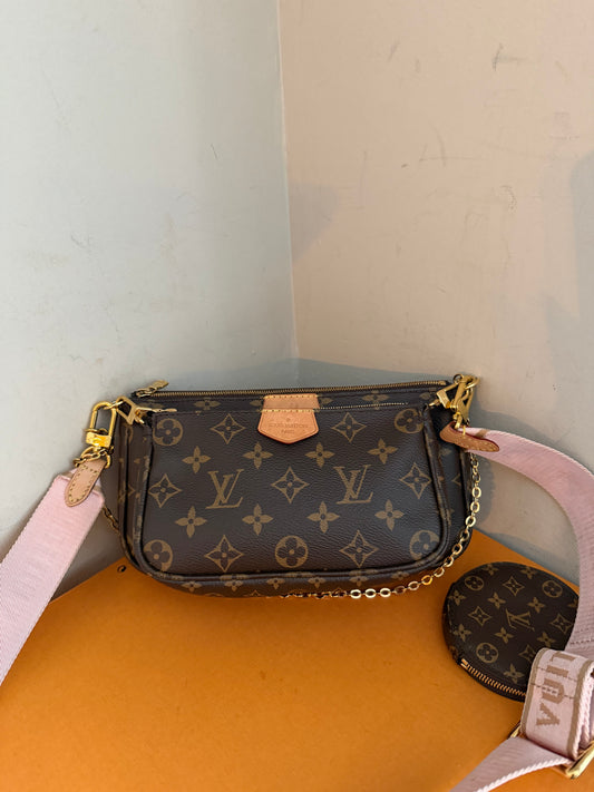 ❗️SOLD❗️MultiPochette in Monogram Pink Strap