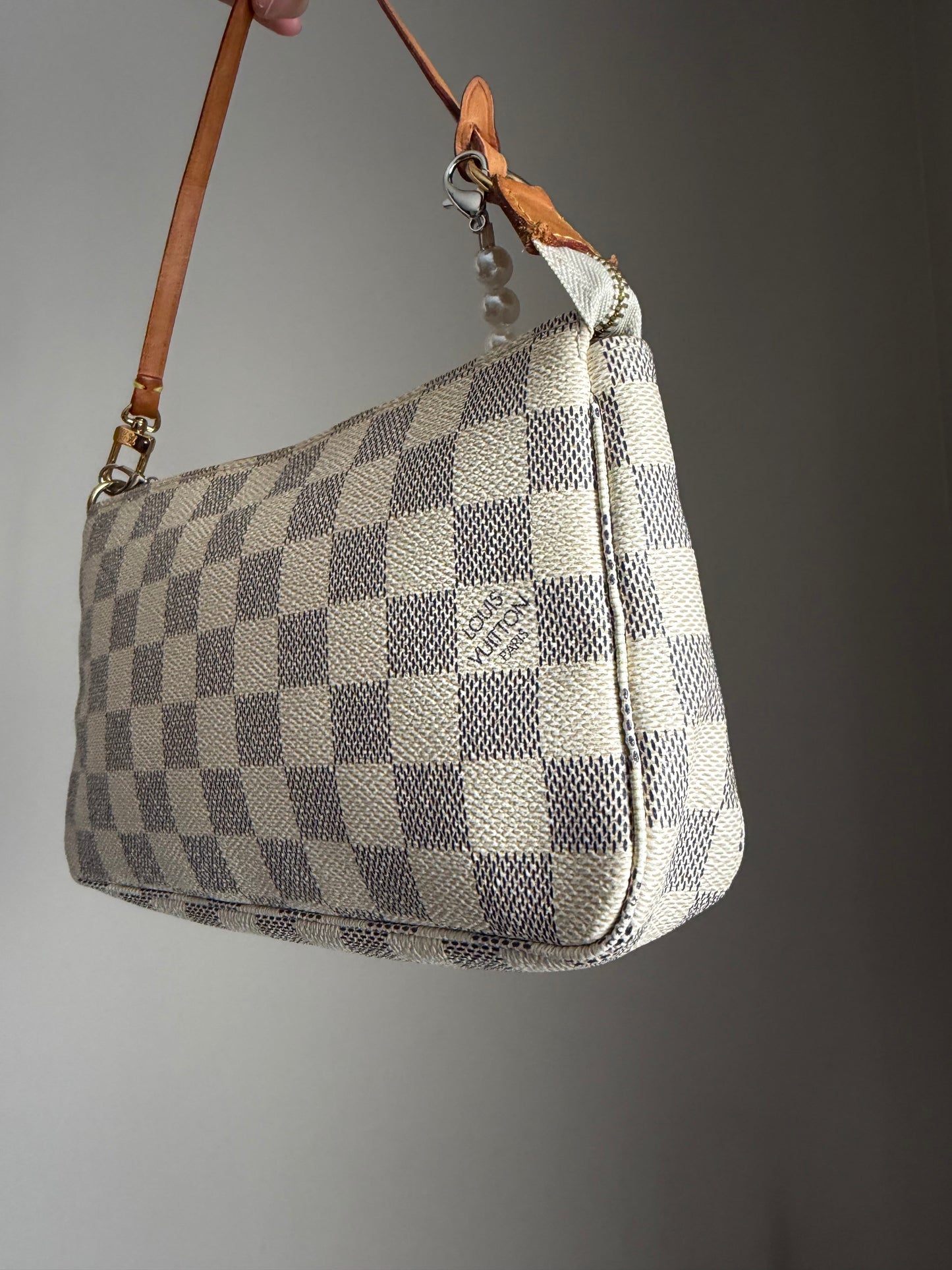 ❗️SOLD❗️Damier Azur Pochette