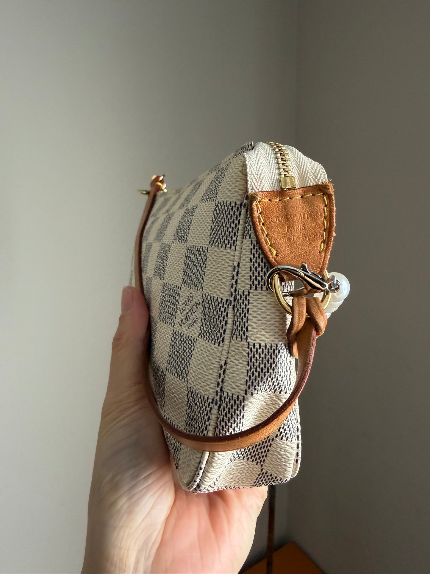 ❗️SOLD❗️Damier Azur Pochette