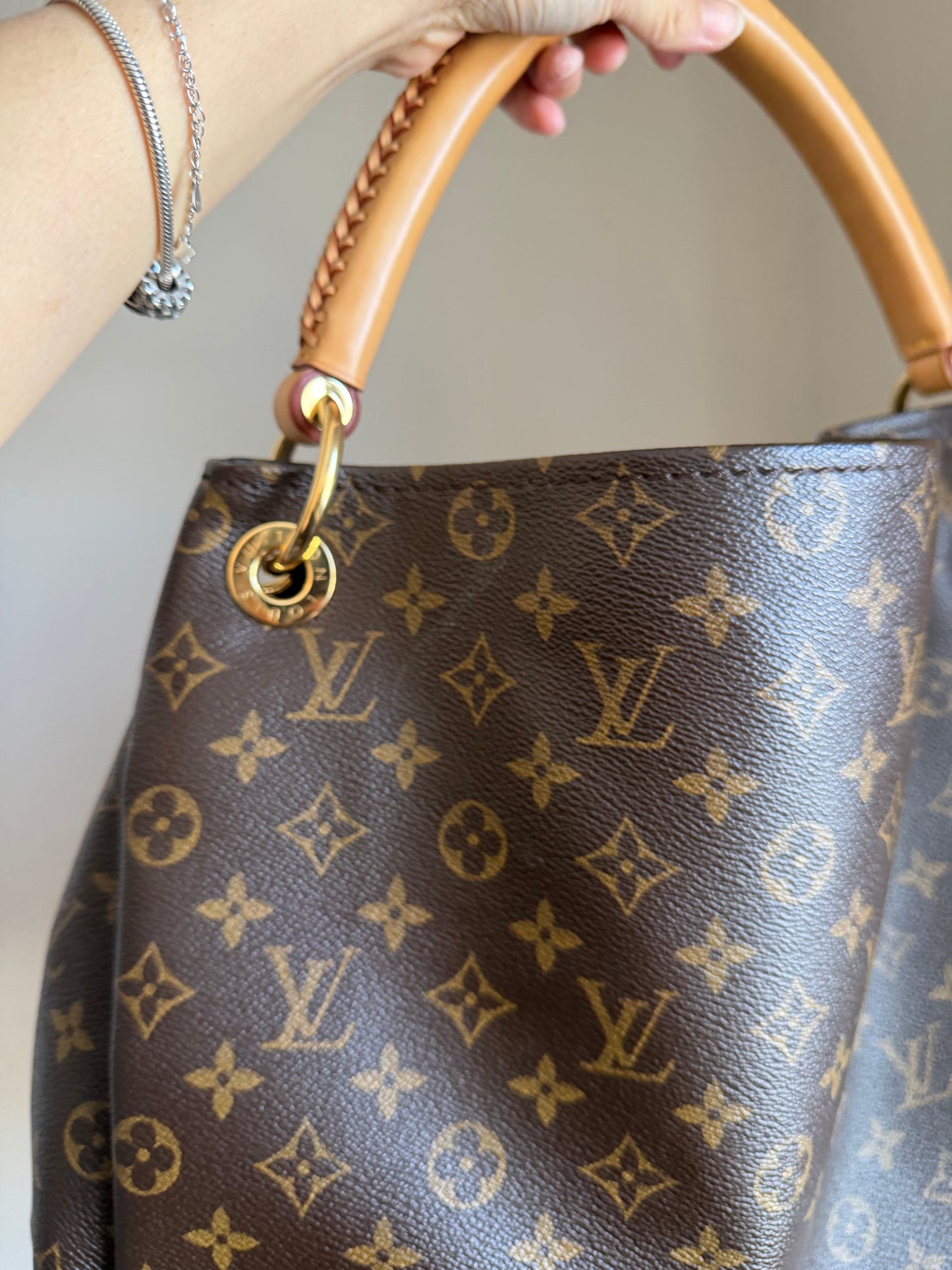 ❗️SOLD❗️Artsy MM in monogram