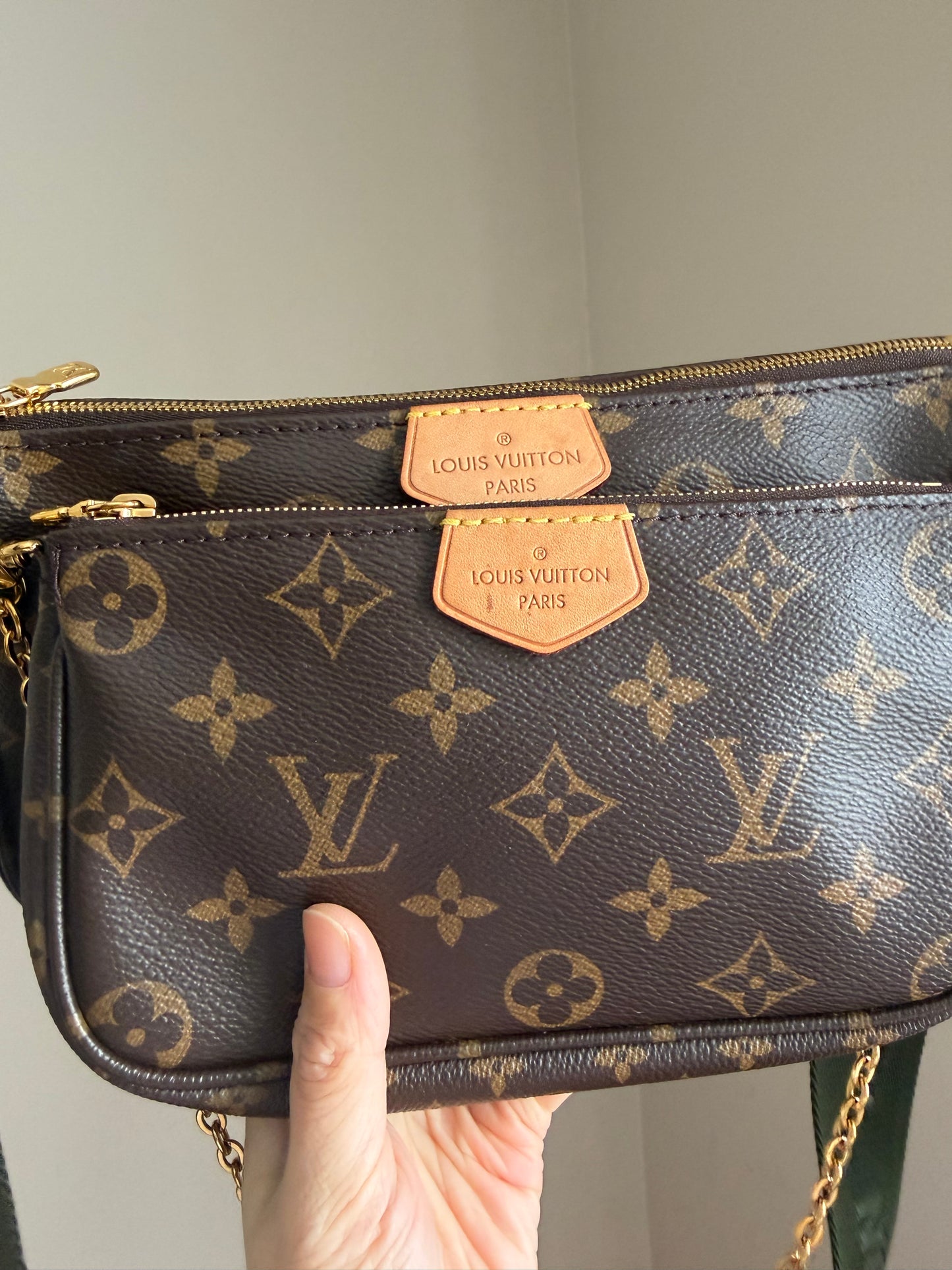 ❗️SOLD❗️MultiPochette w Khakhi strap (microchip)