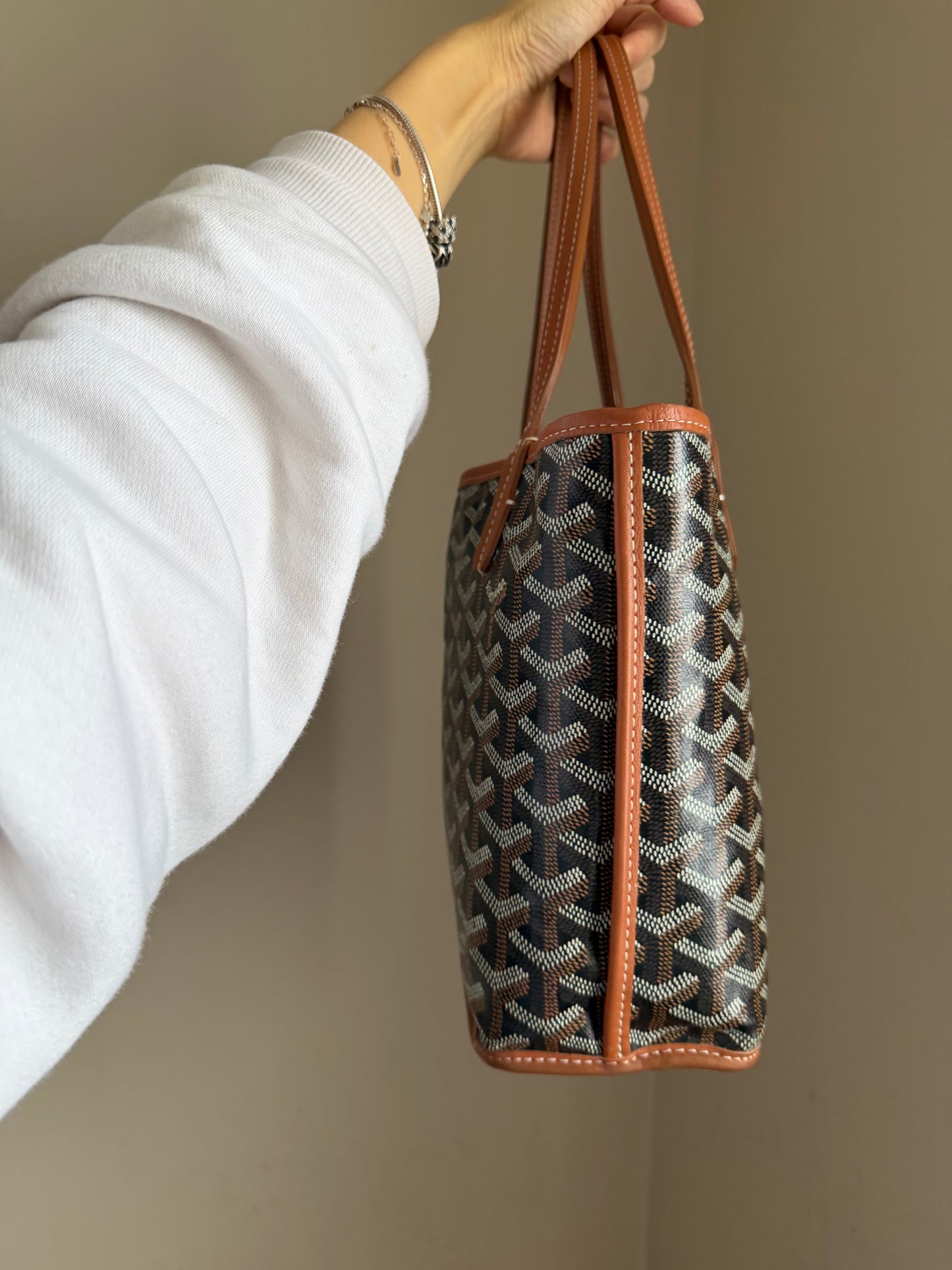 ❗️SOLD❗️ Mini Anjou brown