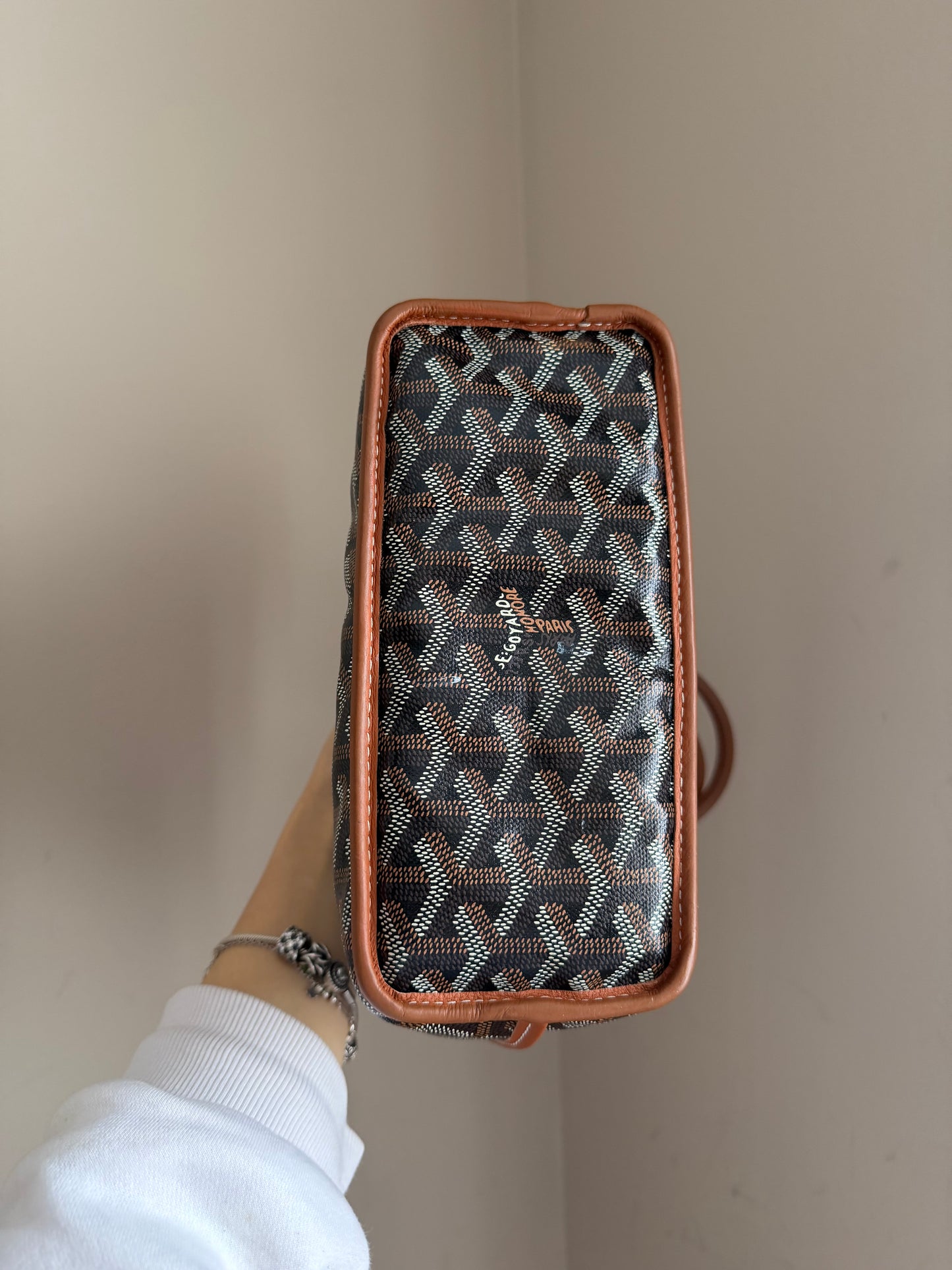❗️SOLD❗️ Mini Anjou brown
