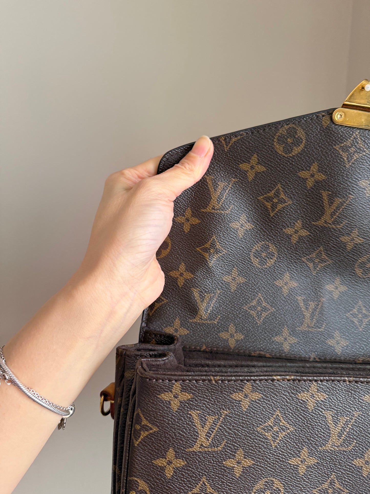 ❗️SOLD❗️Metis Pochette in Monogram