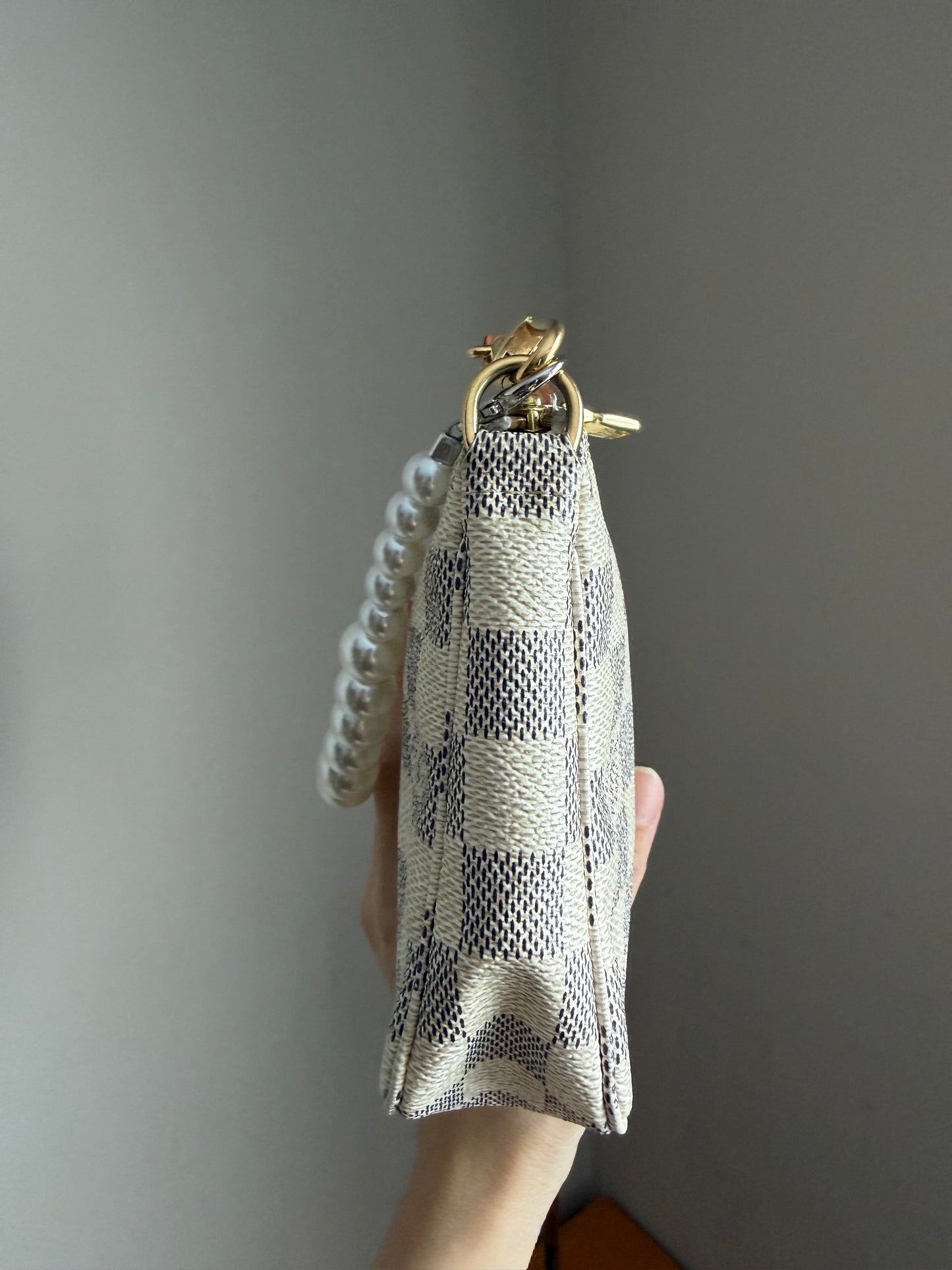 ❗️SOLD❗️Damier Azur Pochette