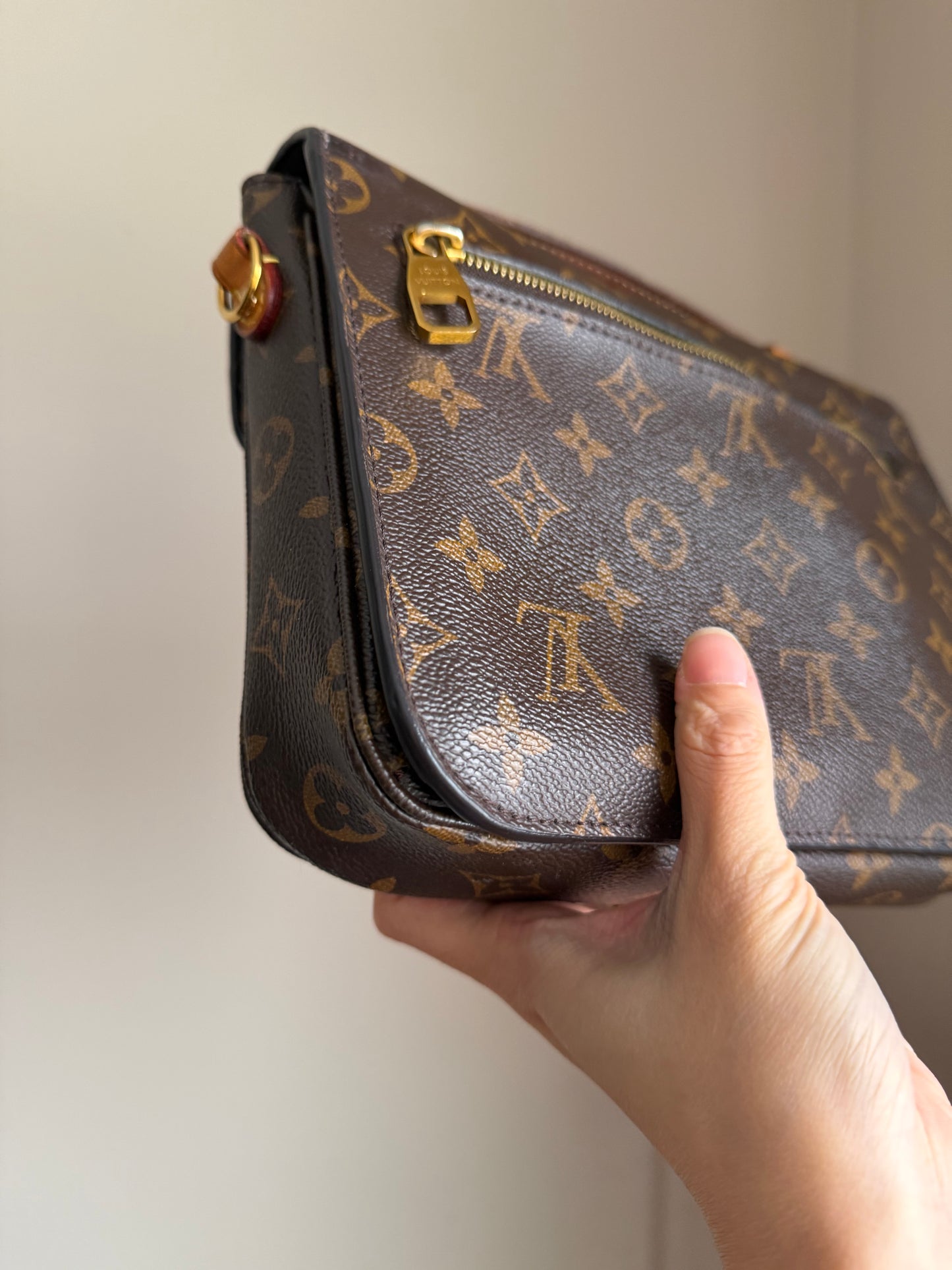 ❗️SOLD❗️Metis Pochette in Monogram