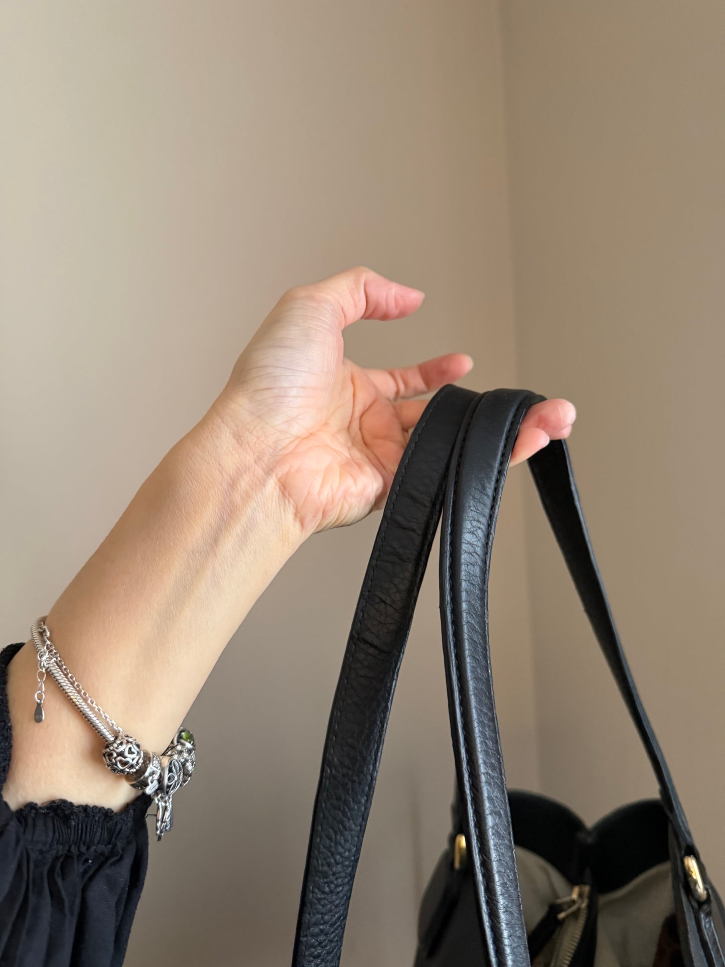 ❗️SOLD❗️Black Soho Tote