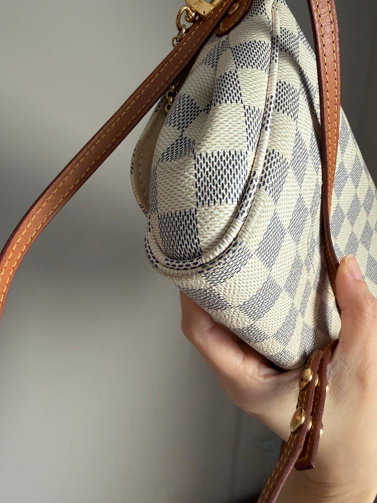 ❗️SOLD❗️Damier Azur Favourite MM