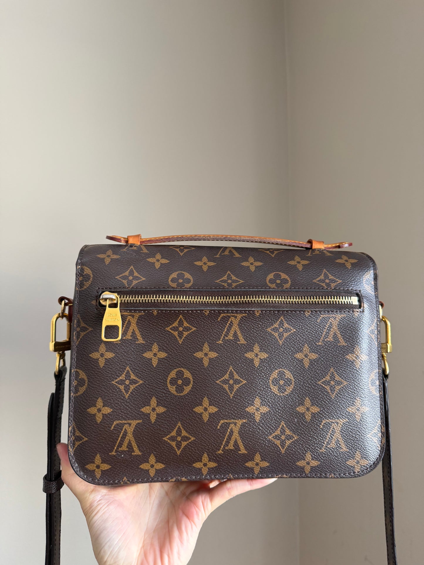 ❗️SOLD❗️Metis Pochette in Monogram