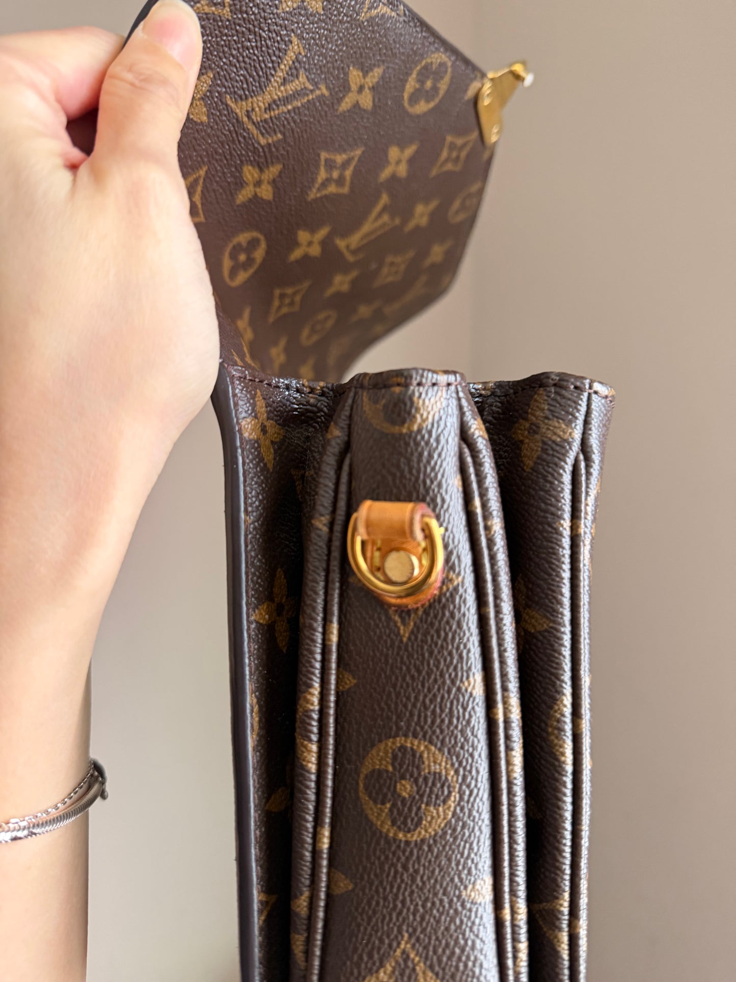 ❗️SOLD❗️Metis Pochette in Monogram