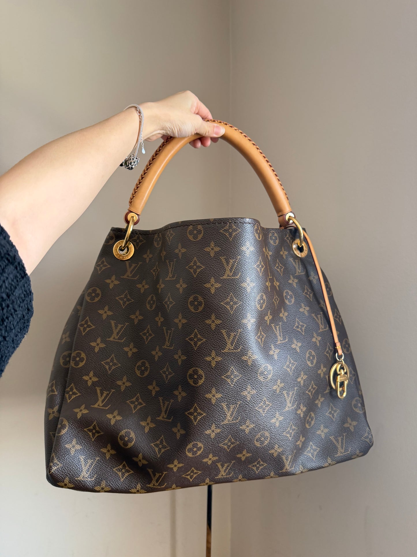 ❗️SOLD❗️Artsy MM in monogram