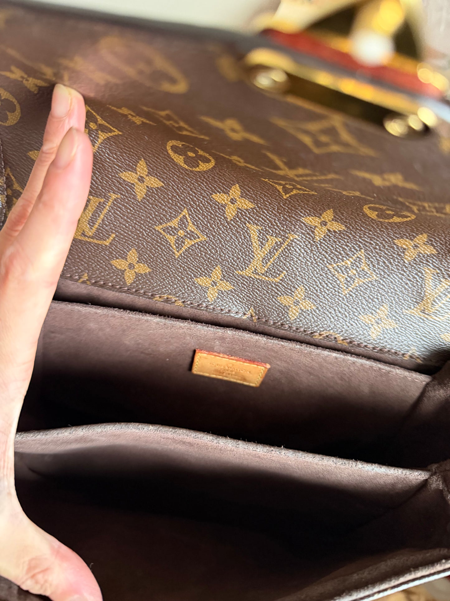 ❗️SOLD❗️Metis Pochette in Monogram