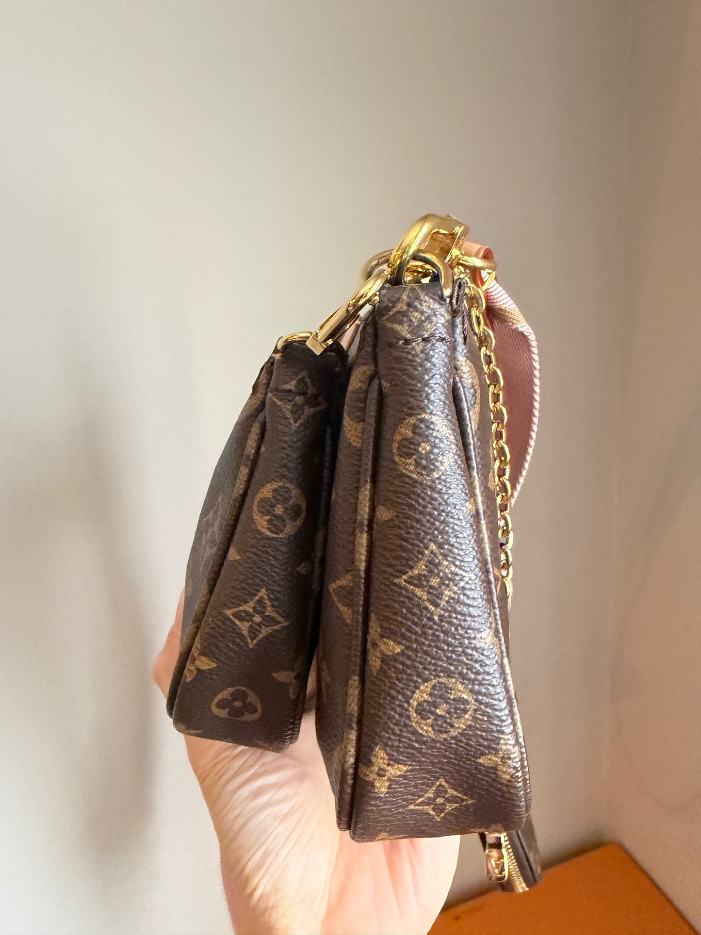 ❗️SOLD❗️MultiPochette in Monogram Pink Strap