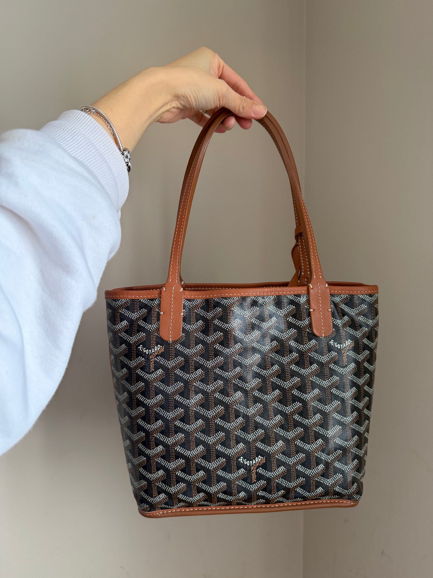 ❗️SOLD❗️ Mini Anjou brown