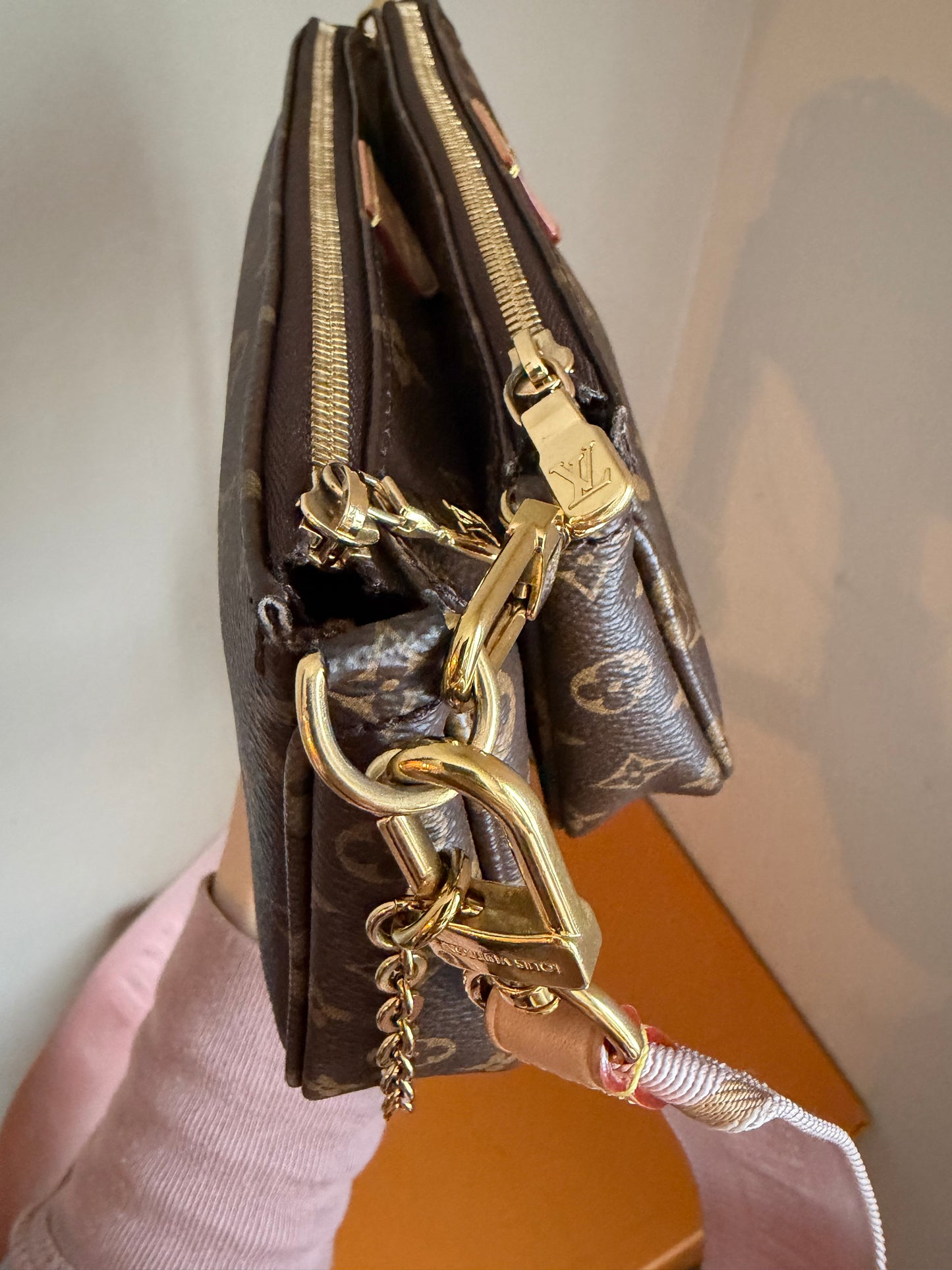 ❗️SOLD❗️MultiPochette in Monogram Pink Strap