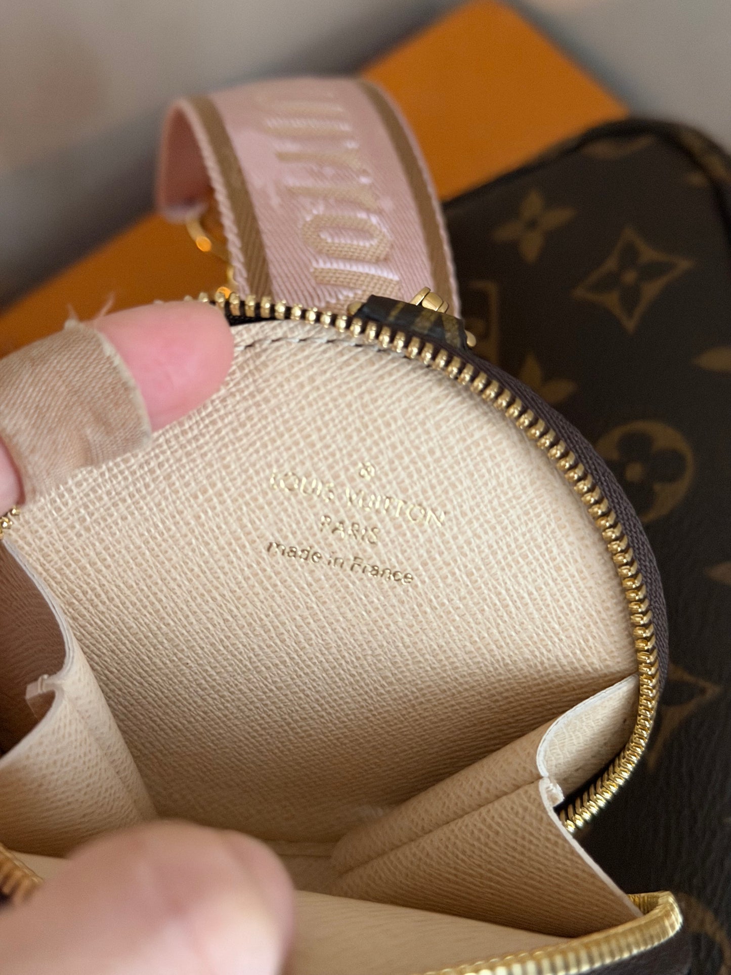 ❗️SOLD❗️MultiPochette in Monogram Pink Strap