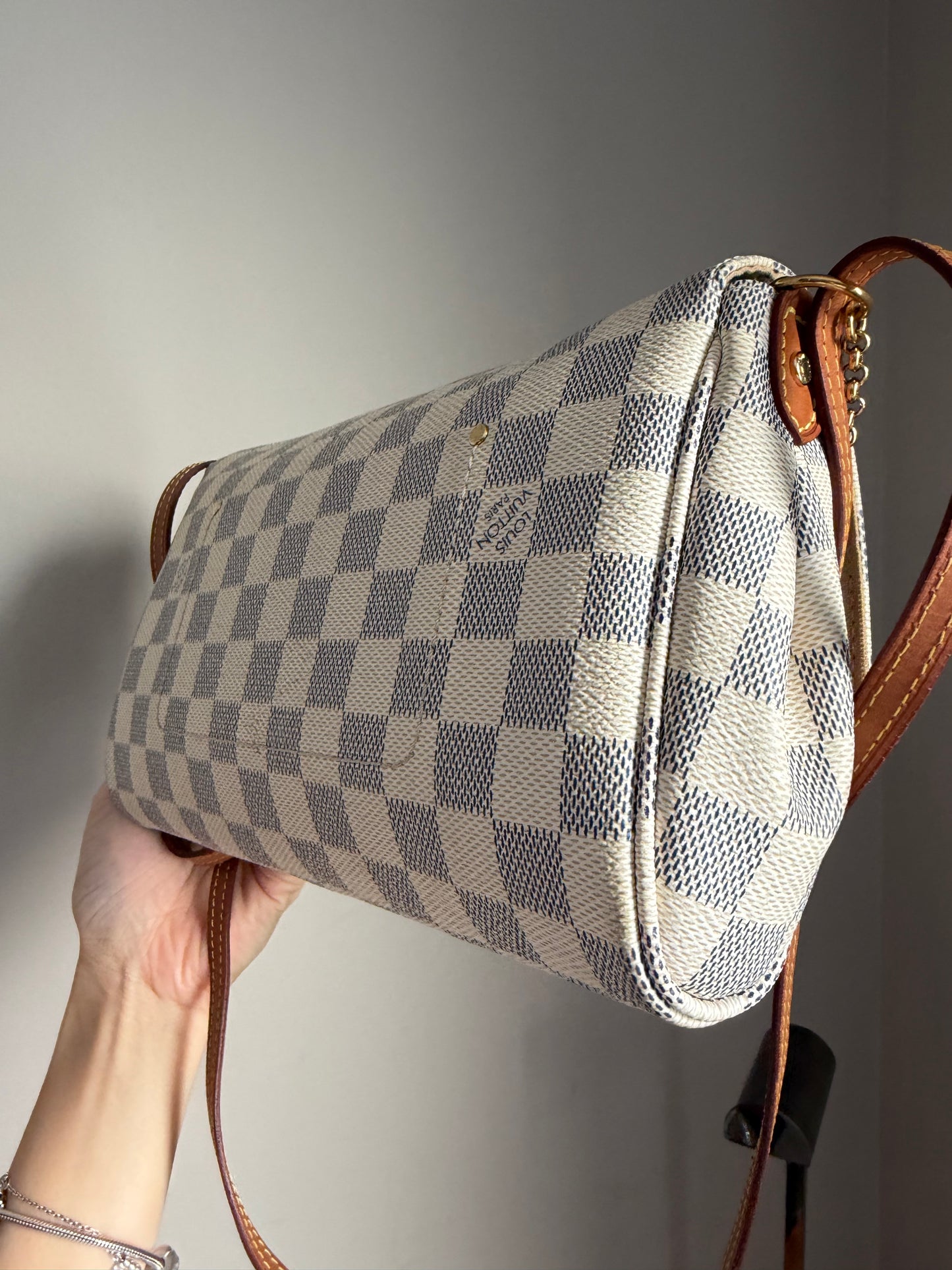 ❗️SOLD❗️Damier Azur Favourite MM