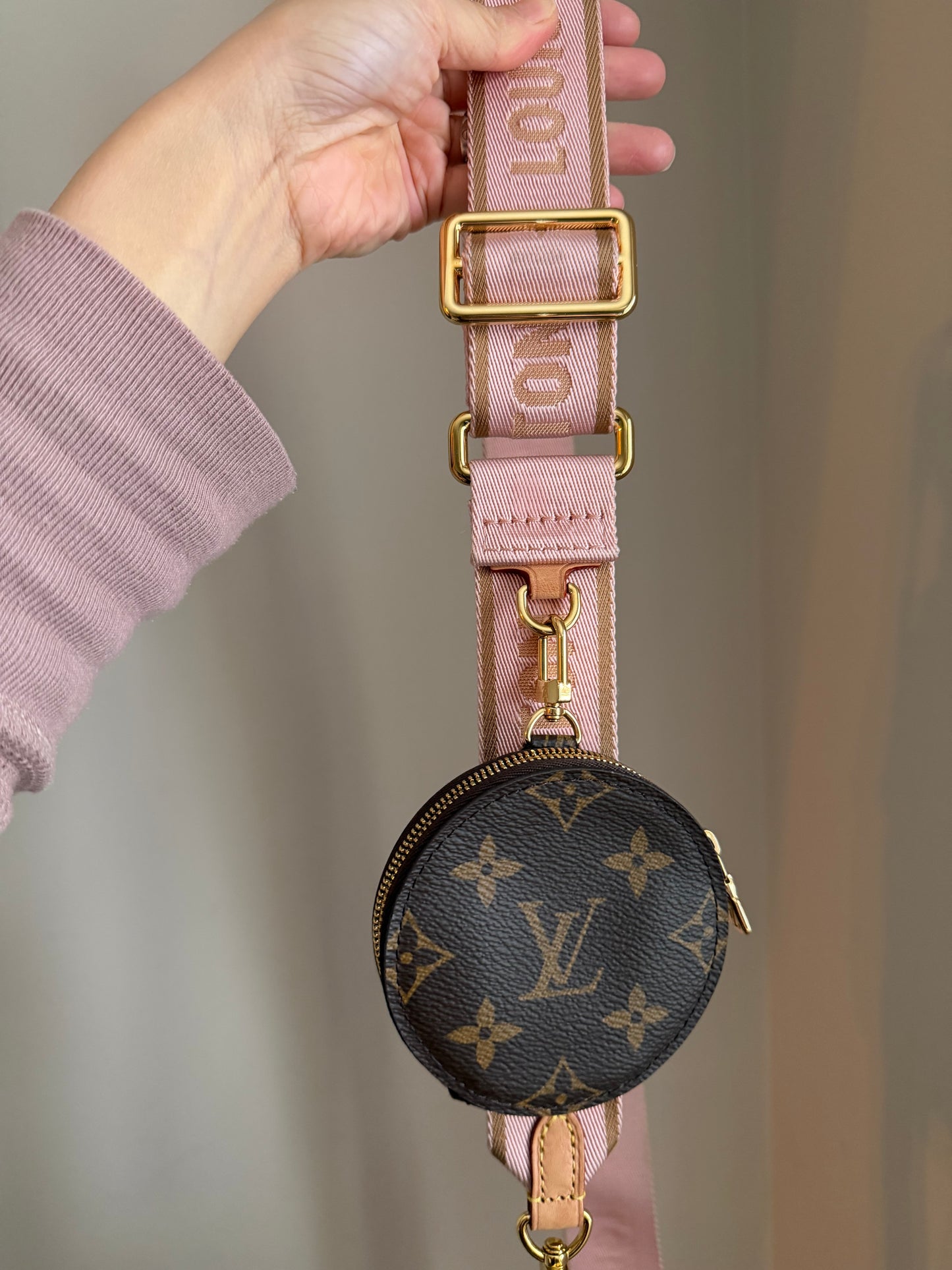 ❗️SOLD❗️MultiPochette in Monogram Pink Strap