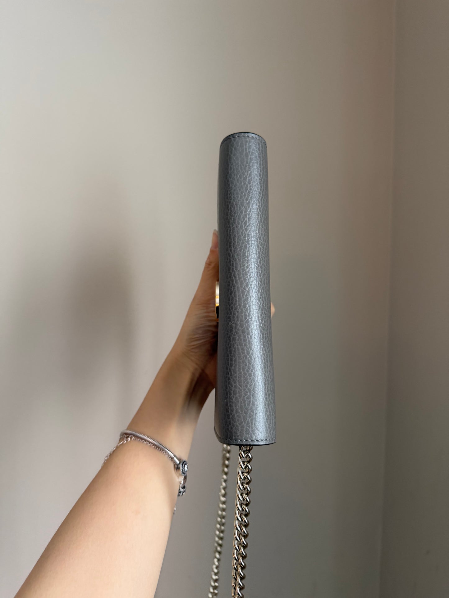 ❗️SOLD❗️Interlocking wallet on chain in gray