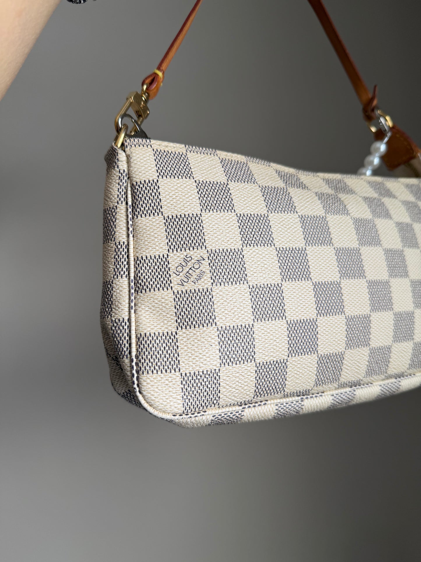 ❗️SOLD❗️Damier Azur Pochette