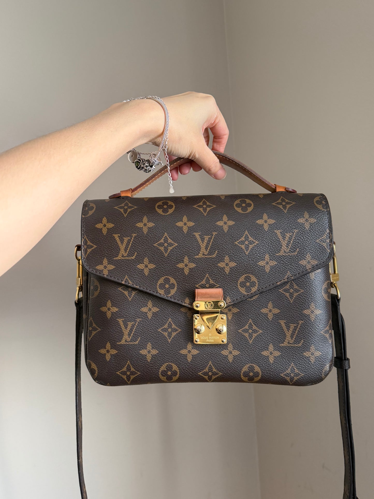 ❗️SOLD❗️Metis Pochette in Monogram