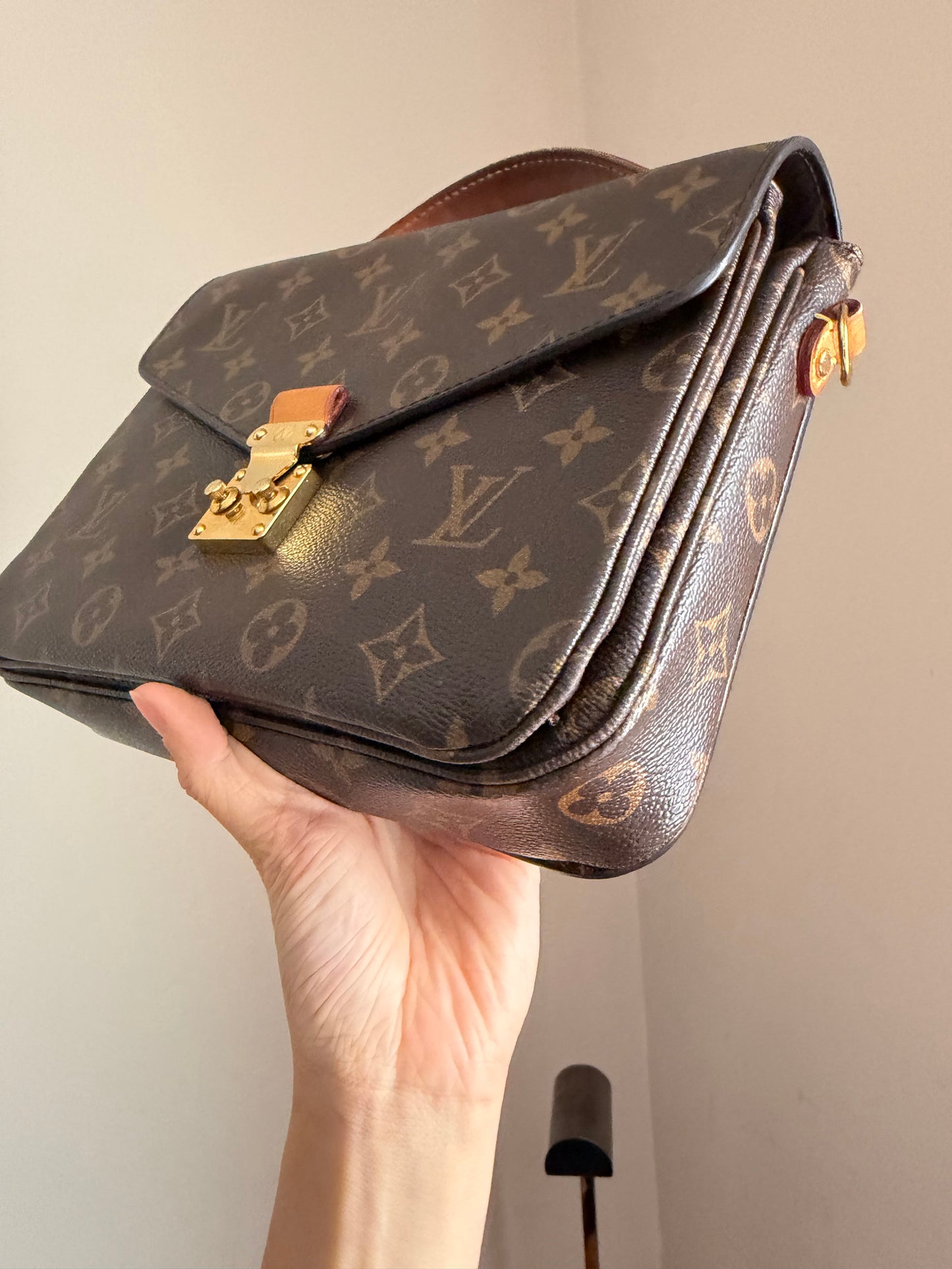 ❗️SOLD❗️Metis Pochette in Monogram