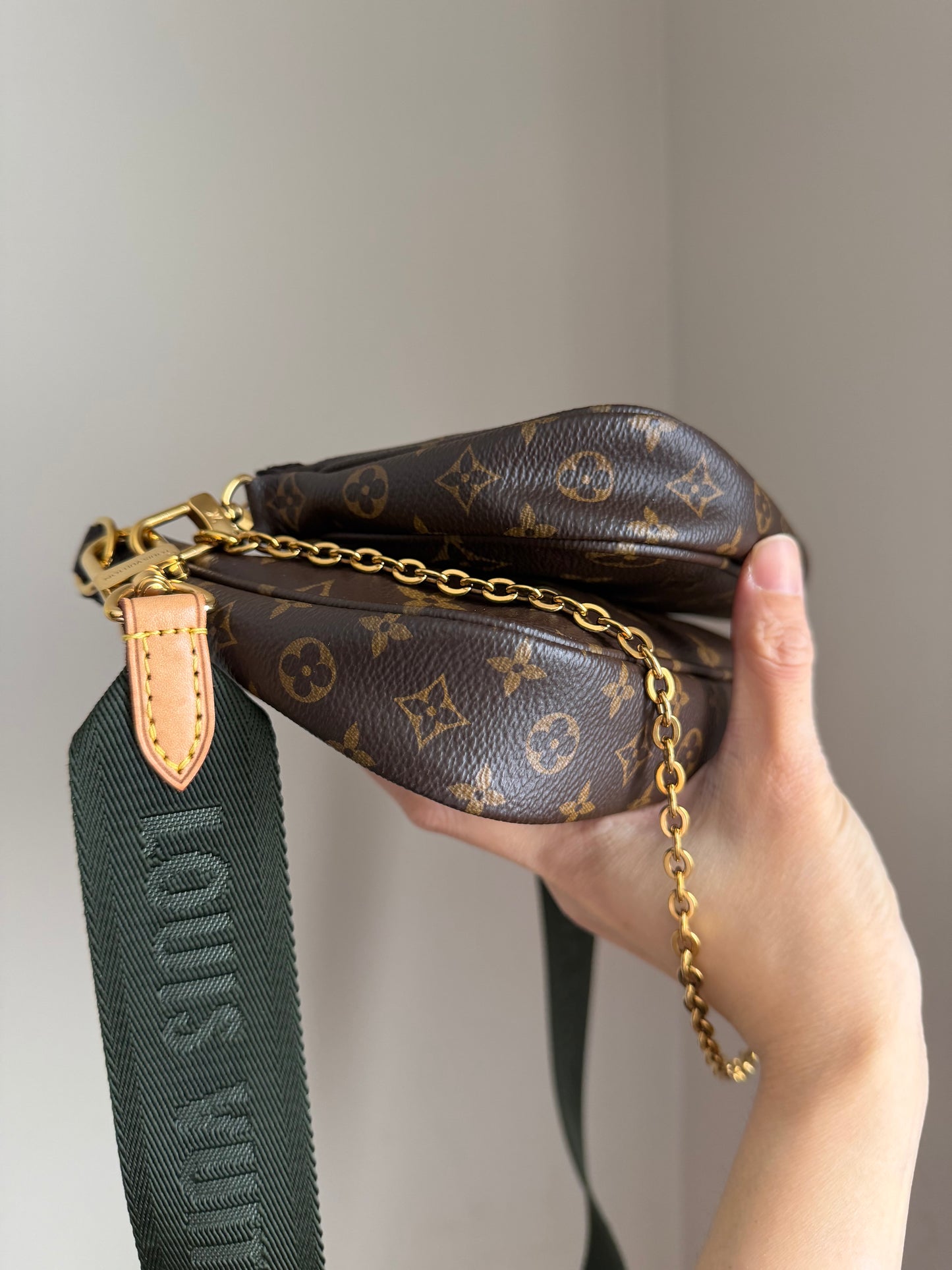 ❗️SOLD❗️MultiPochette w Khakhi strap (microchip)