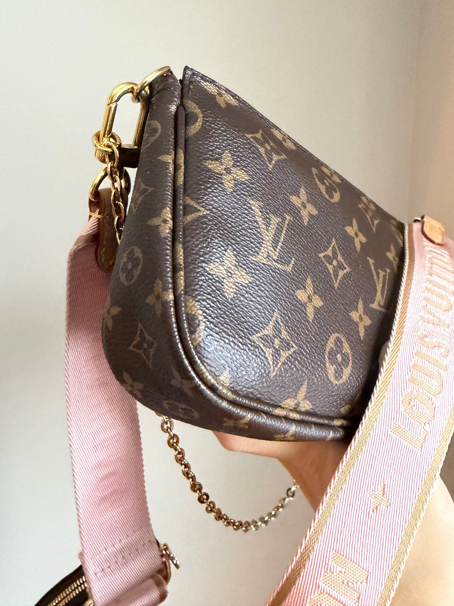 ❗️SOLD❗️MultiPochette in Monogram Pink Strap
